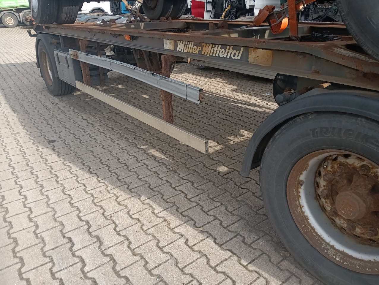 Müller-Mitteltal RA18 Abrollanhänger 7m BPW Trommel TÜV 5/2025 Müller-Mitteltal RA18 Abrollanhänger 7m BPW Trommel TÜV 5/2025 - Multilift/ Būvgružu konteinera piekabe: foto 4 Müller-Mitteltal RA18 Abrollanhänger 7m BPW Trommel TÜV 5/2025 Müller-Mitteltal RA18 Abrollanhänger 7m BPW Trommel TÜV 5/2025 - Multilift/ Būvgružu konteinera piekabe: foto 4