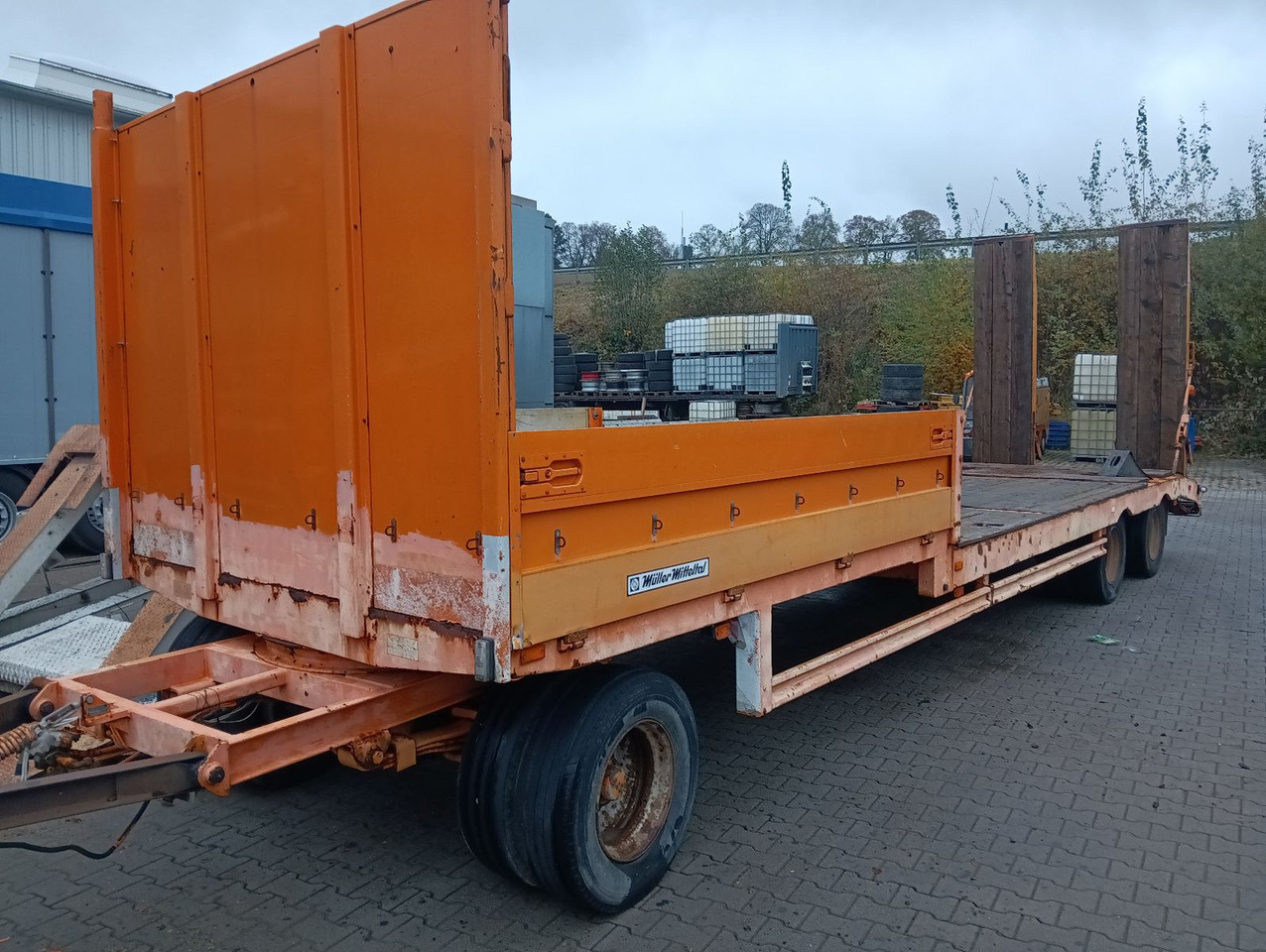 Müller-Mitteltal T 3 9,55m 0,90m Rampen, Bordwand vorne ABS SAF - Piekabe zema profila platforma: foto 2 Müller-Mitteltal T 3 9,55m 0,90m Rampen, Bordwand vorne ABS SAF - Piekabe zema profila platforma: foto 2