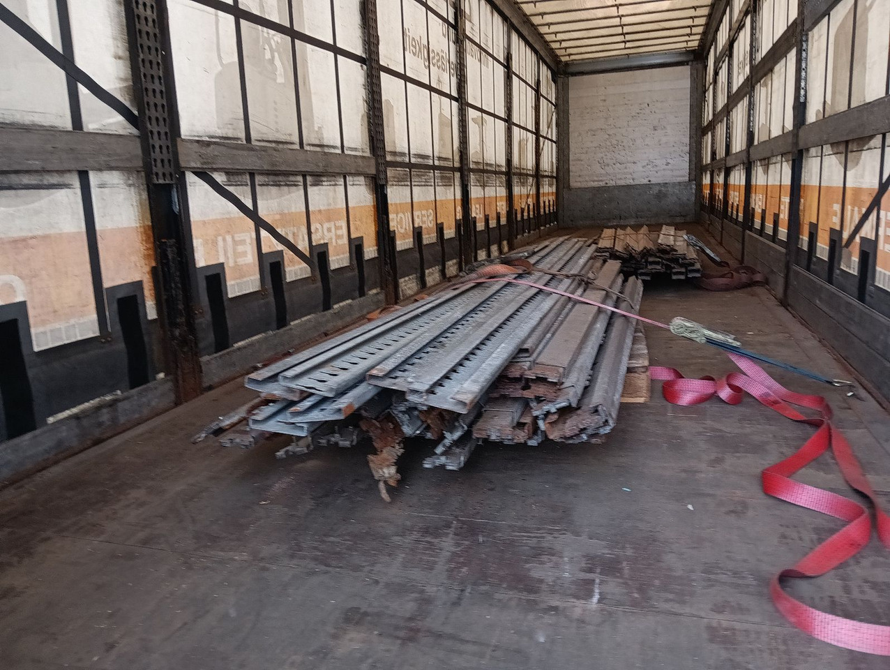 Schmitz Cargobull SCS24 DOPPELSTOCK HUBDACH Lift SAF 455/40R22,5 - Tenta puspiekabe: foto 2 Schmitz Cargobull SCS24 DOPPELSTOCK HUBDACH Lift SAF 455/40R22,5 - Tenta puspiekabe: foto 2