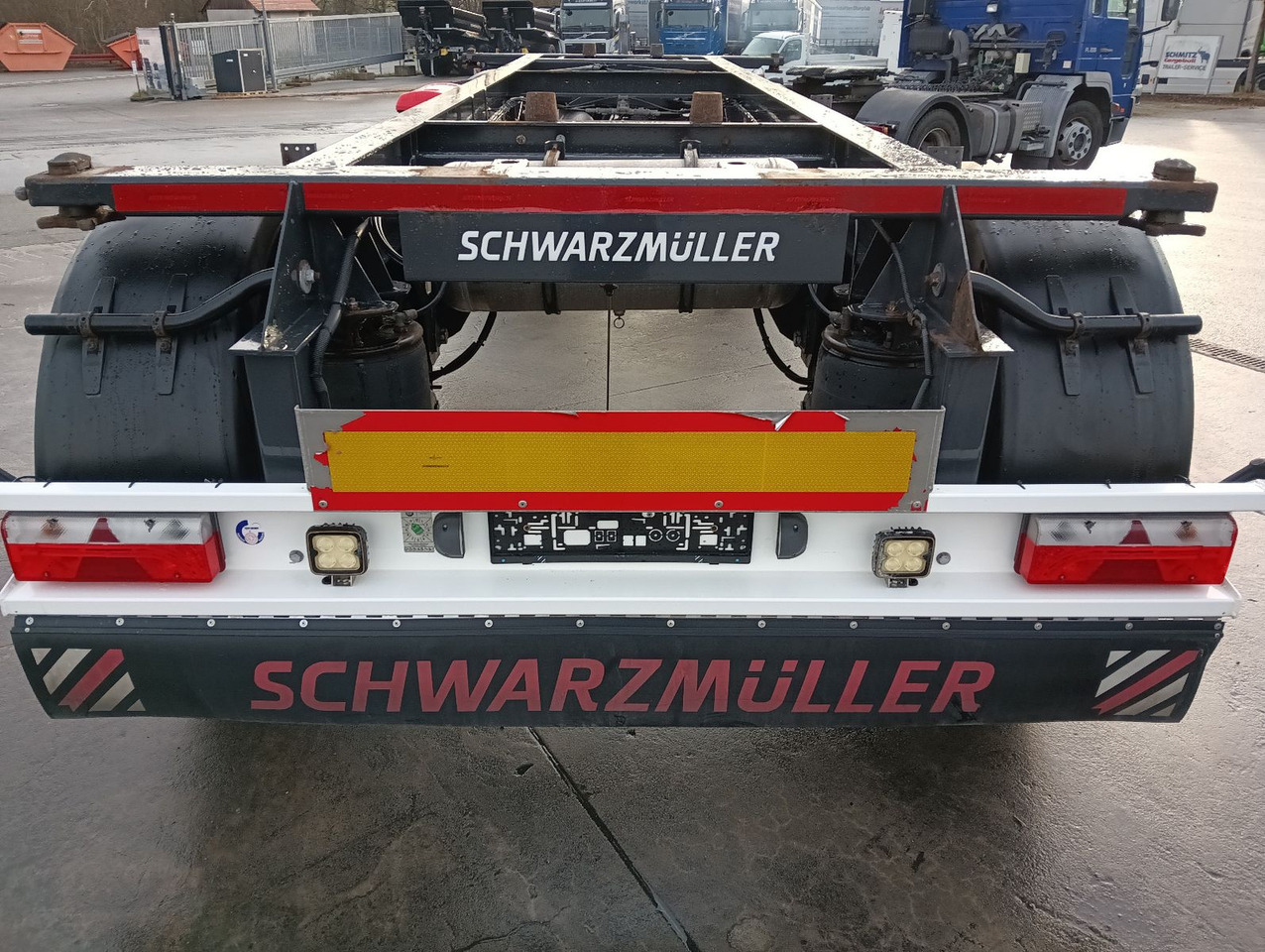 Schwarzmüller 2-A BDF 1,22/1,32 ALCOA Alufelgen ADR 120tkm TÜV Schwarzmüller 2-A BDF 1,22/1,32 ALCOA Alufelgen ADR 120tkm TÜV - Piekabe noņemamā virsbūve/ Konteineru vedējs: foto 1 Schwarzmüller 2-A BDF 1,22/1,32 ALCOA Alufelgen ADR 120tkm TÜV Schwarzmüller 2-A BDF 1,22/1,32 ALCOA Alufelgen ADR 120tkm TÜV - Piekabe noņemamā virsbūve/ Konteineru vedējs: foto 1