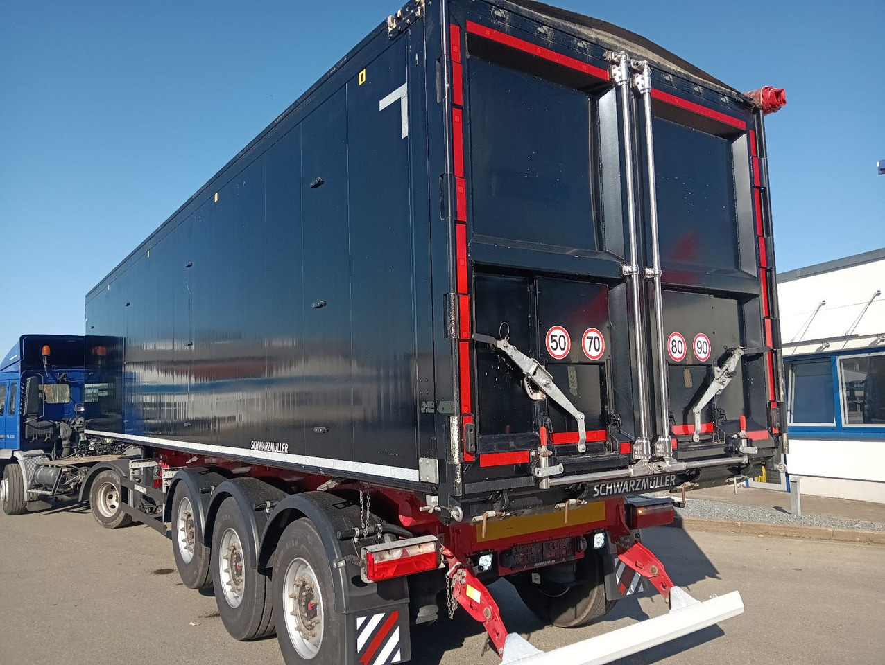 Schwarzmüller K-Serie ALU 54m3 Getreide Nur 69.340km 6250kg - Puspiekabe pašizgāzējs: foto 2 Schwarzmüller K-Serie ALU 54m3 Getreide Nur 69.340km 6250kg - Puspiekabe pašizgāzējs: foto 2