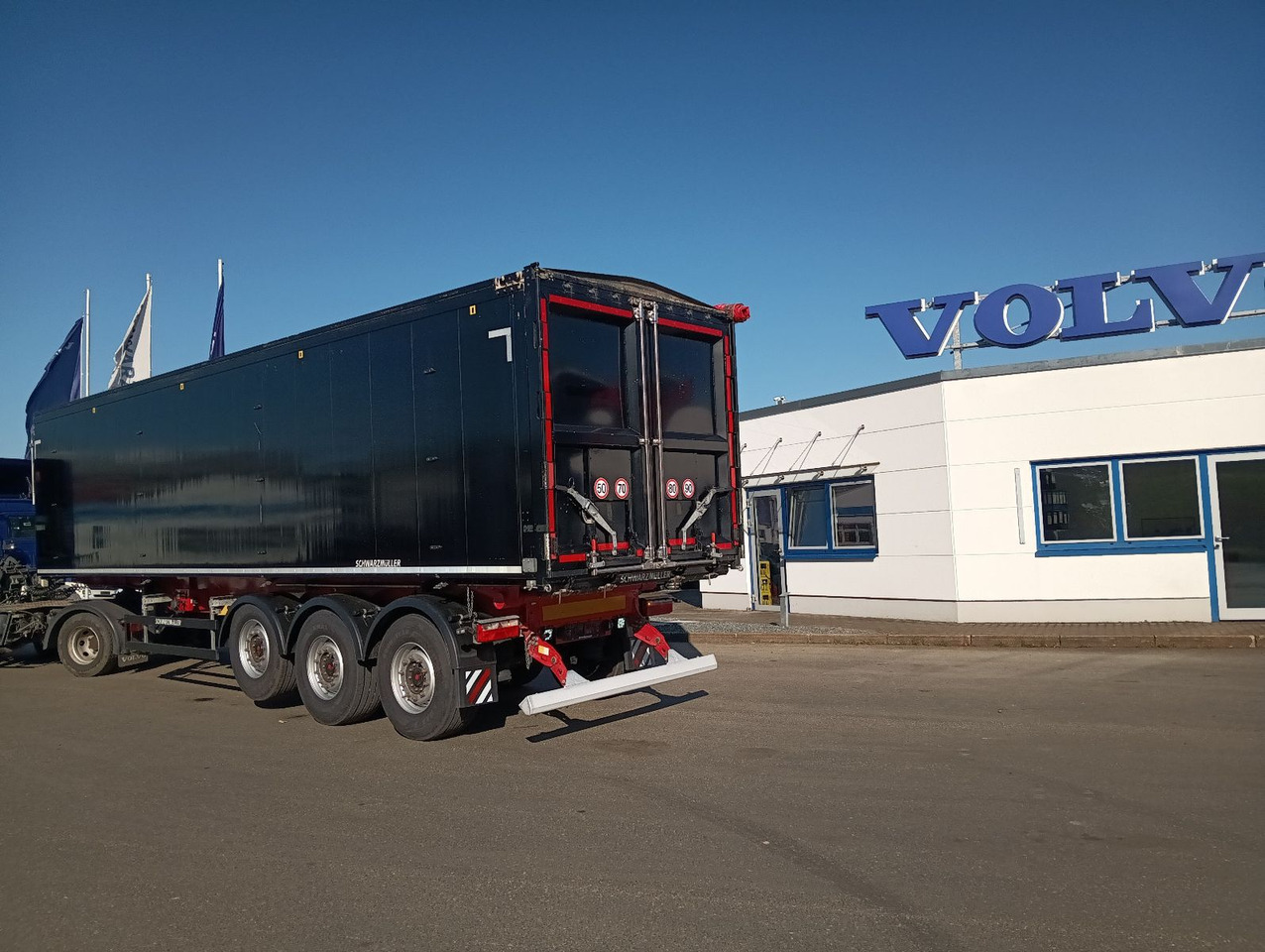 Schwarzmüller K-Serie ALU 54m3 Getreide Nur 69.340km 6250kg - Puspiekabe pašizgāzējs: foto 2 Schwarzmüller K-Serie ALU 54m3 Getreide Nur 69.340km 6250kg - Puspiekabe pašizgāzējs: foto 2