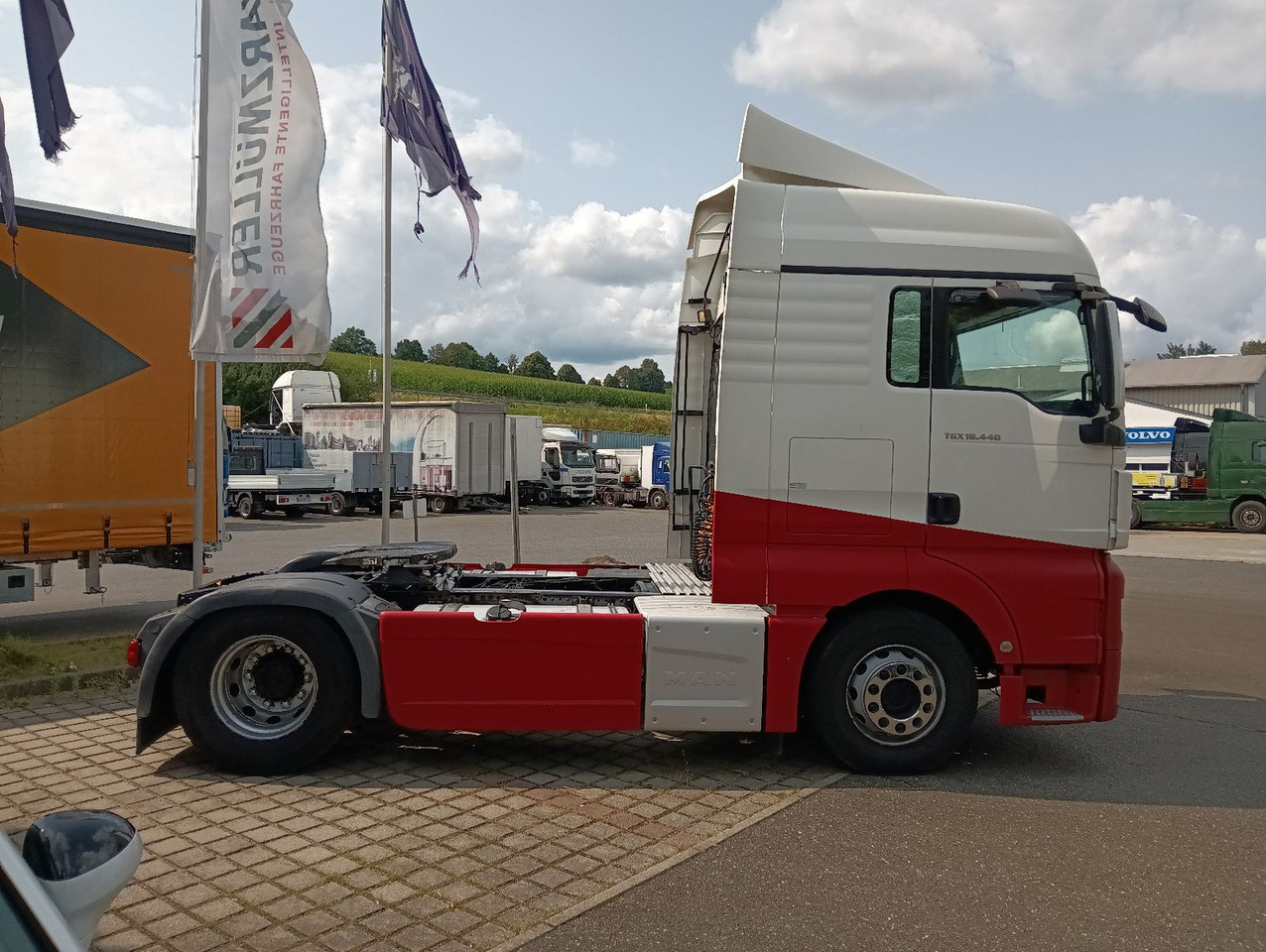 MAN TGX 18:440 BLS INTARDER Vollspoiler Reifen70-90% MAN TGX 18:440 BLS INTARDER Vollspoiler Reifen70-90% - Vilcējs: foto 3 MAN TGX 18:440 BLS INTARDER Vollspoiler Reifen70-90% MAN TGX 18:440 BLS INTARDER Vollspoiler Reifen70-90% - Vilcējs: foto 3