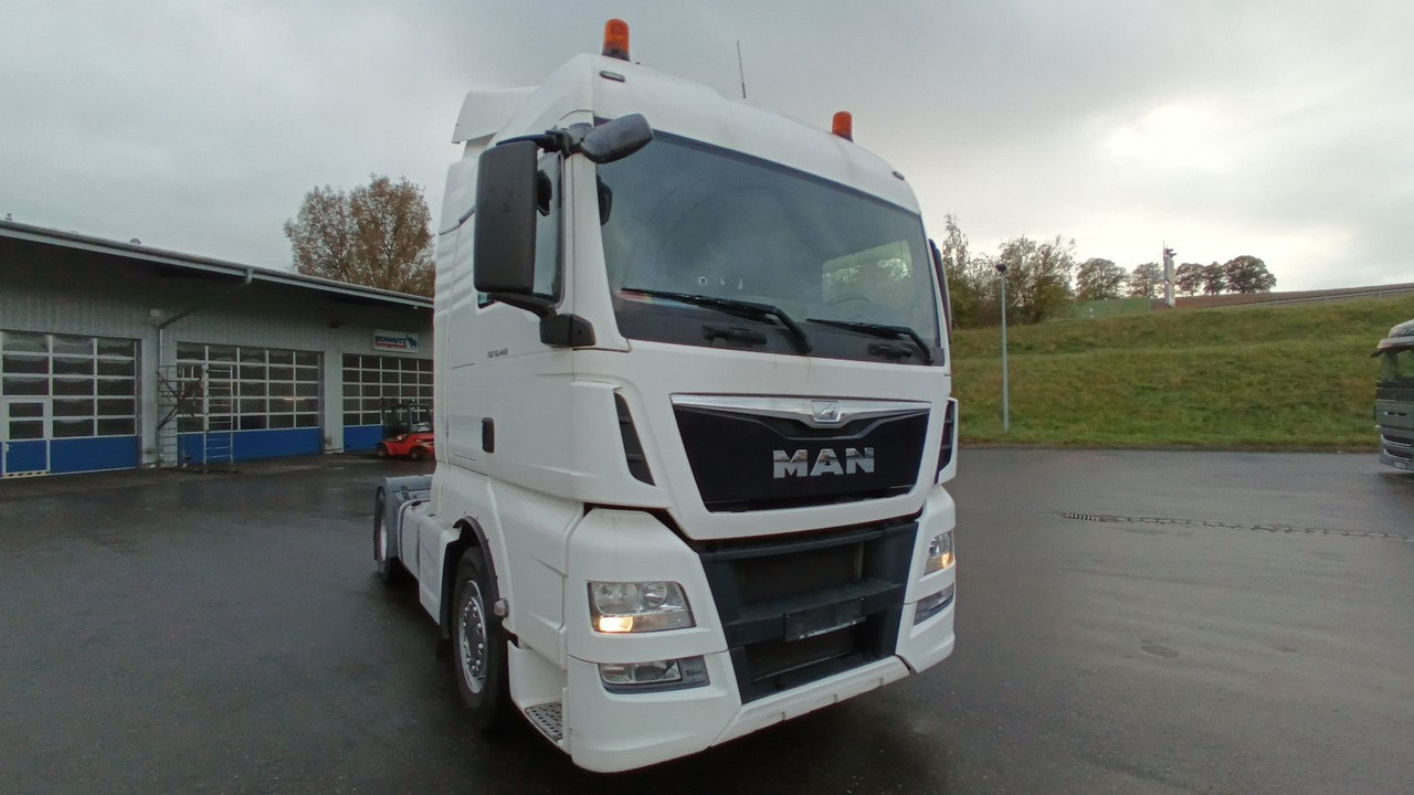 MAN TGX 18:440 FLT XLX 2xTank Klima Spoiler Kühlbox MAN TGX 18:440 FLT XLX 2xTank Klima Spoiler Kühlbox - Vilcējs: foto 2 MAN TGX 18:440 FLT XLX 2xTank Klima Spoiler Kühlbox MAN TGX 18:440 FLT XLX 2xTank Klima Spoiler Kühlbox - Vilcējs: foto 2