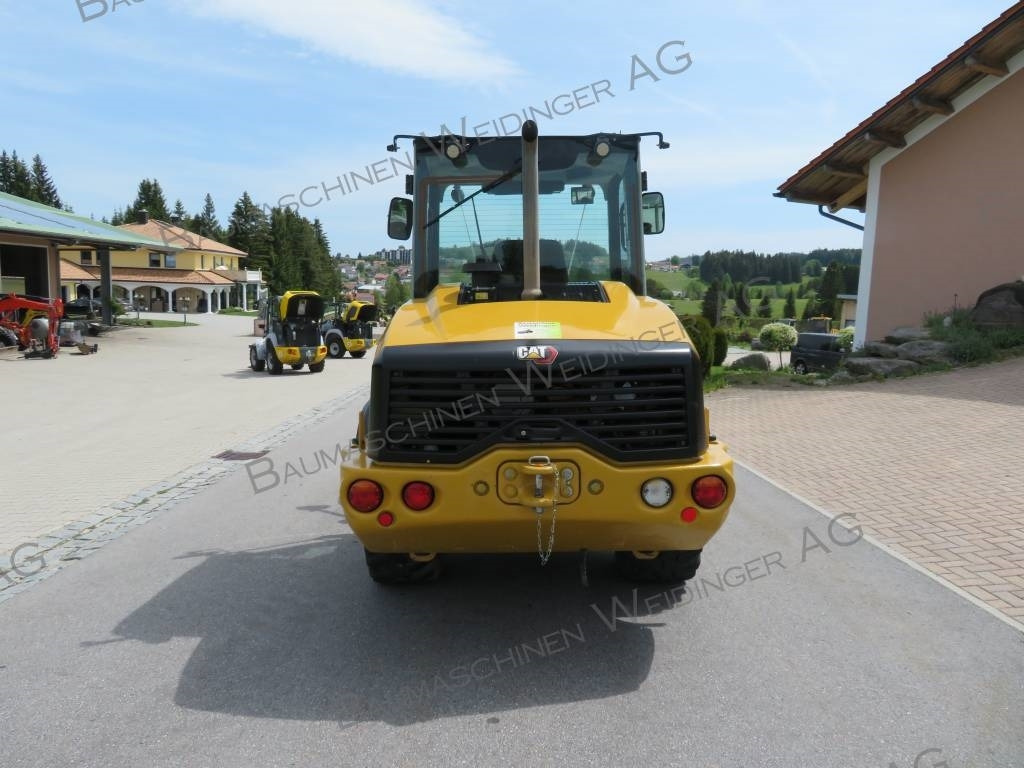 CAT 906M - Riteņu iekrāvējs: foto 4 CAT 906M - Riteņu iekrāvējs: foto 4