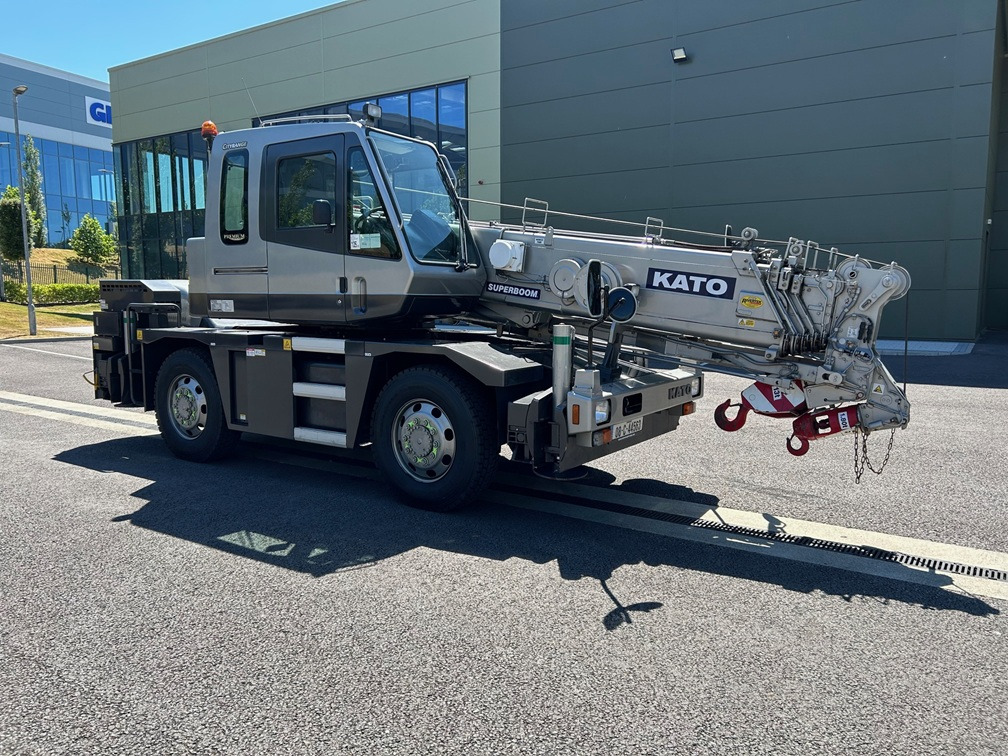 KATO 13 Ton City Crane with Only 6,822kms and 1,362 hours from New - Visurgājējs celtnis: foto 3 KATO 13 Ton City Crane with Only 6,822kms and 1,362 hours from New - Visurgājējs celtnis: foto 3