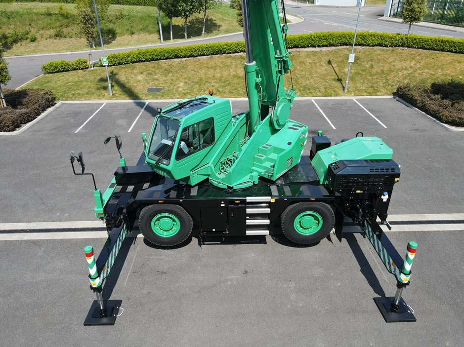 KATO CR250RV - 25 Ton City Crane - New Condition - Autoceltnis: foto 3 KATO CR250RV - 25 Ton City Crane - New Condition - Autoceltnis: foto 3