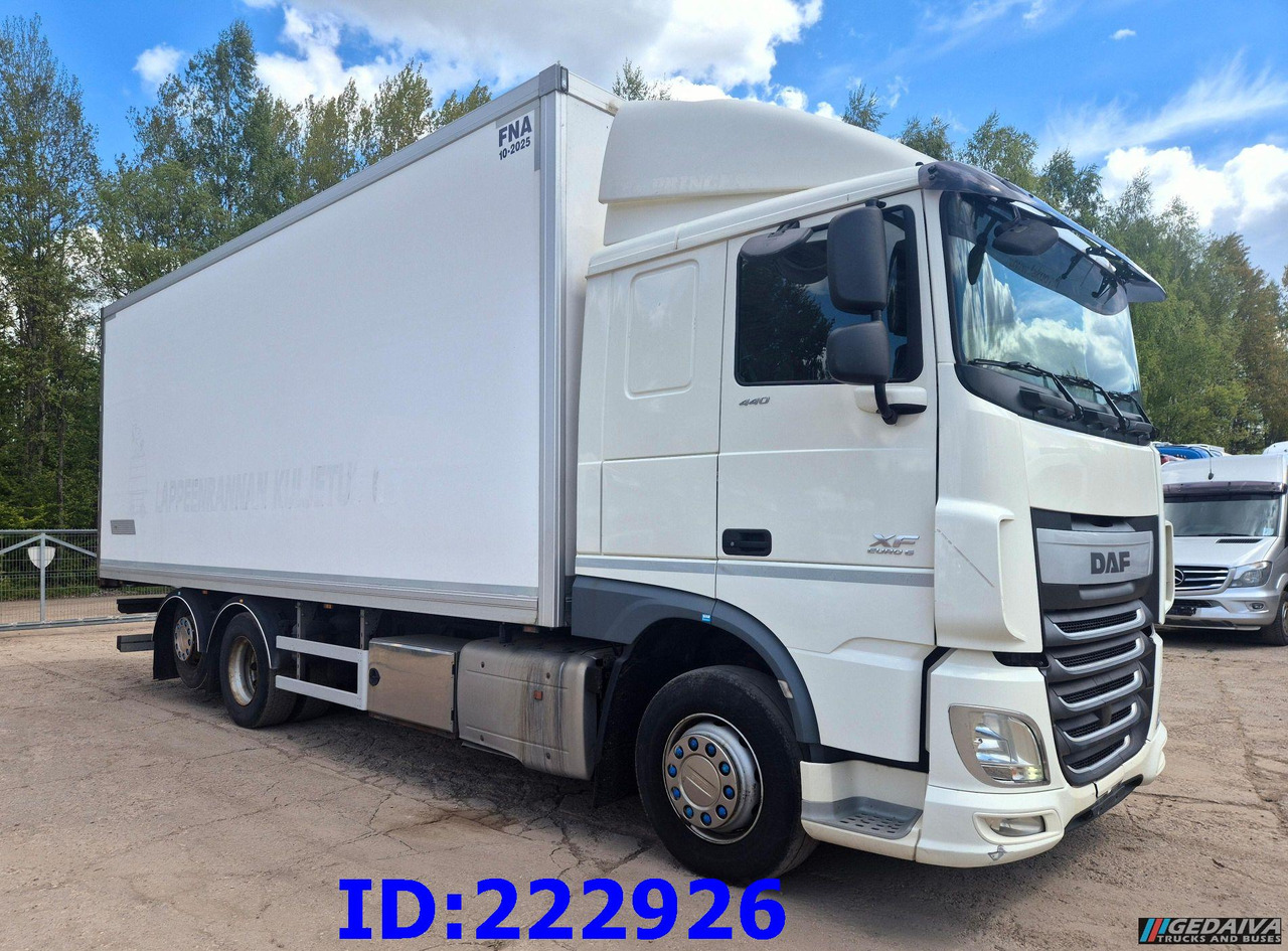 DAF XF 106 440 FAR 6x2 Euro6 - Izometriskais kravas automašīna: foto 1 DAF XF 106 440 FAR 6x2 Euro6 - Izometriskais kravas automašīna: foto 1