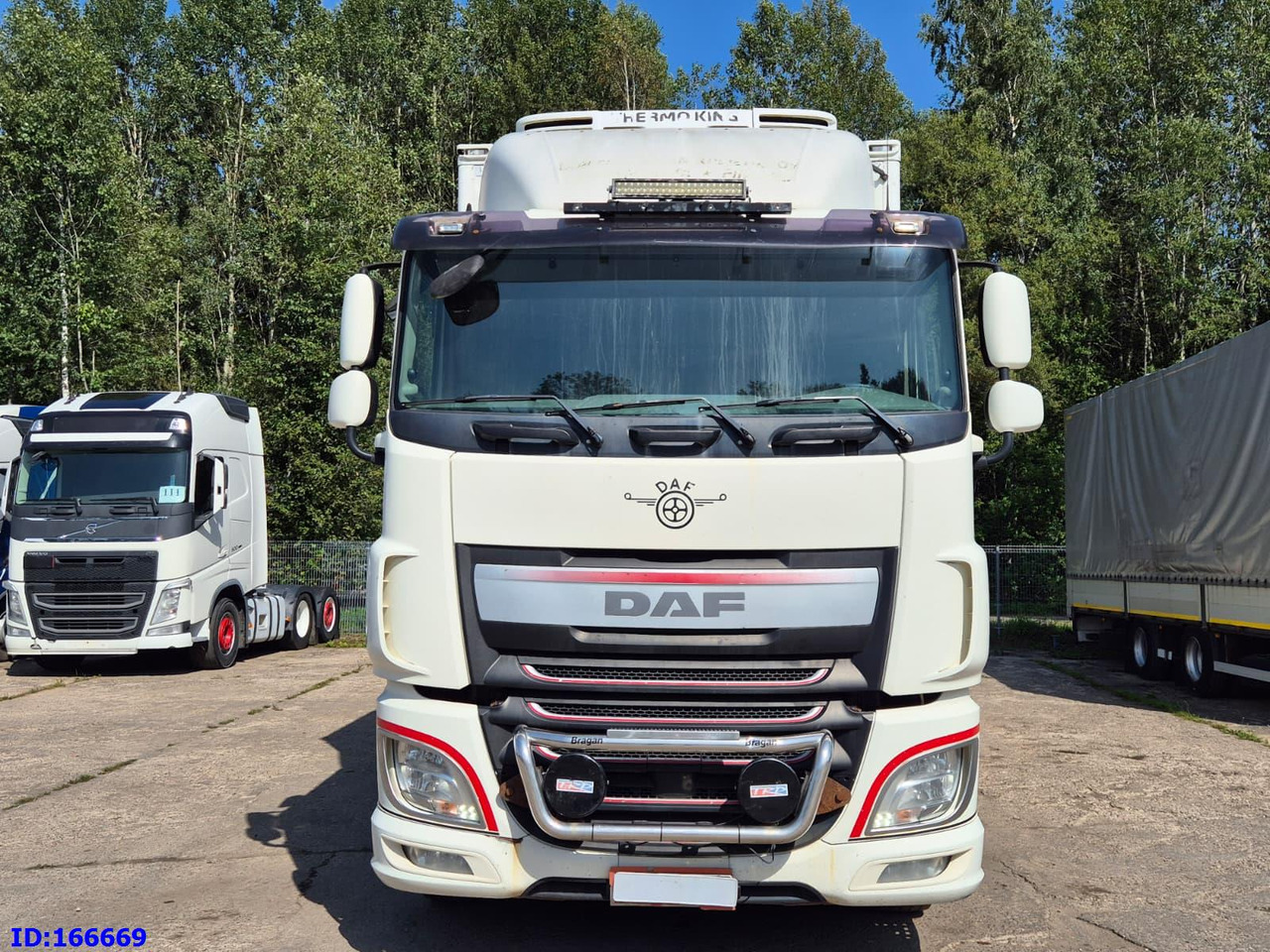 DAF XF 106.460 FAR 6X2 Euro6 - Kravas automašīna refrižerators: foto 2 DAF XF 106.460 FAR 6X2 Euro6 - Kravas automašīna refrižerators: foto 2