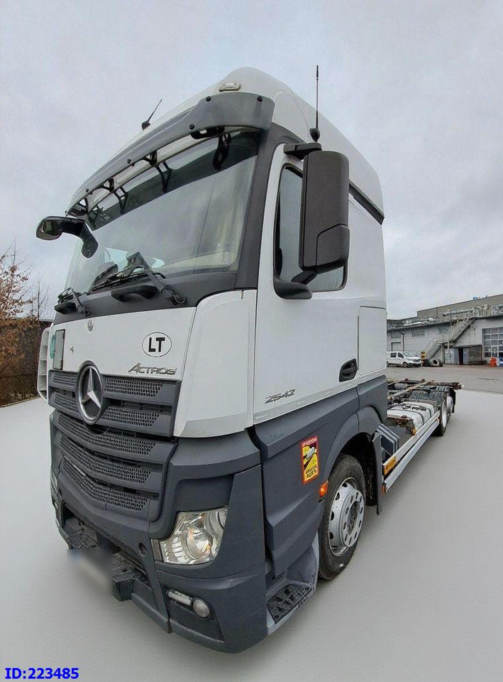 MERCEDES-BENZ Actros 2542 6x2 Euro6 - Konteineru vedējs/ Kravas automašīna ar noņemamā virsbūve: foto 1 MERCEDES-BENZ Actros 2542 6x2 Euro6 - Konteineru vedējs/ Kravas automašīna ar noņemamā virsbūve: foto 1