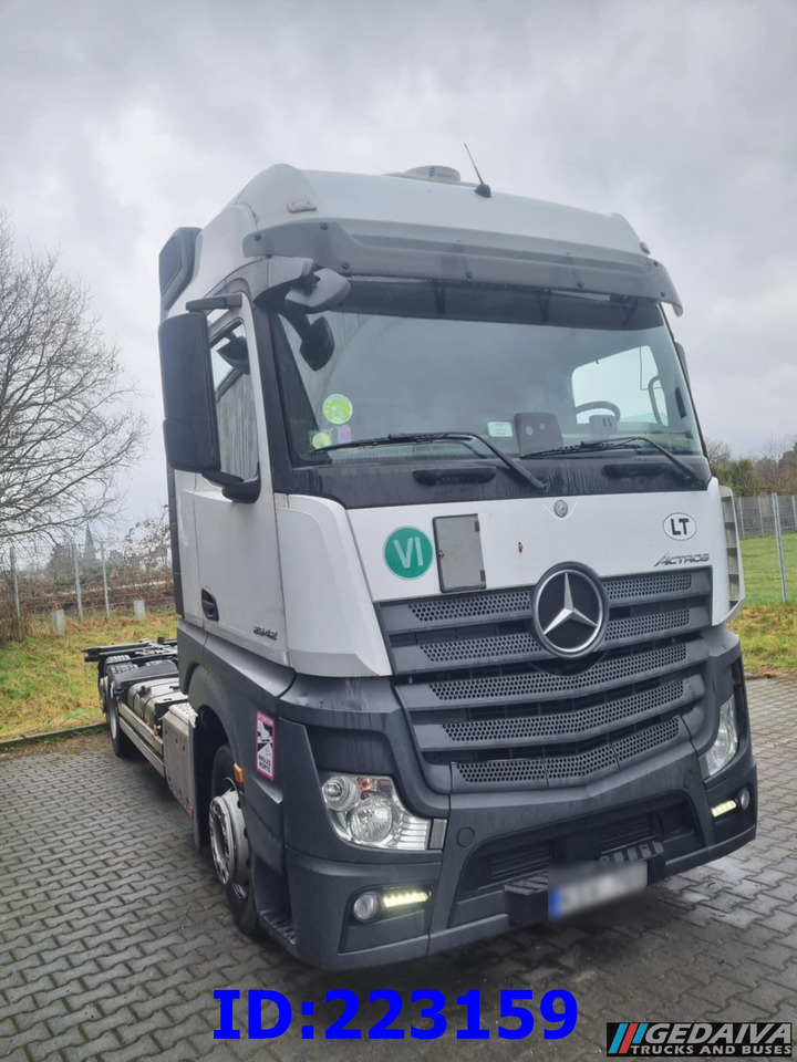 MERCEDES-BENZ Actros 2542 BDF 6x2 Euro6 - Šasija kravas automašīna: foto 1 MERCEDES-BENZ Actros 2542 BDF 6x2 Euro6 - Šasija kravas automašīna: foto 1