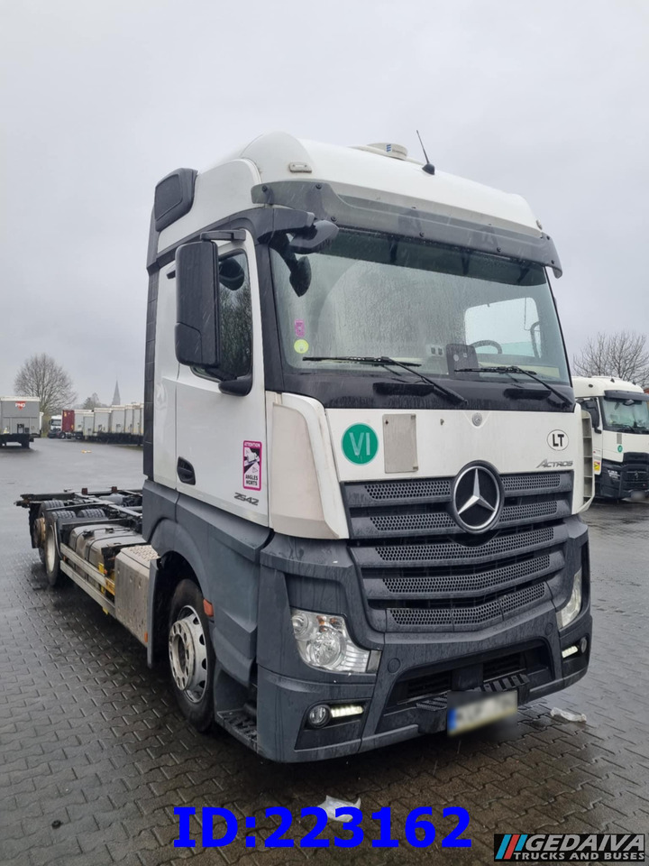 MERCEDES-BENZ Actros 2542 BDF 6x2 Euro6 - Šasija kravas automašīna: foto 2 MERCEDES-BENZ Actros 2542 BDF 6x2 Euro6 - Šasija kravas automašīna: foto 2