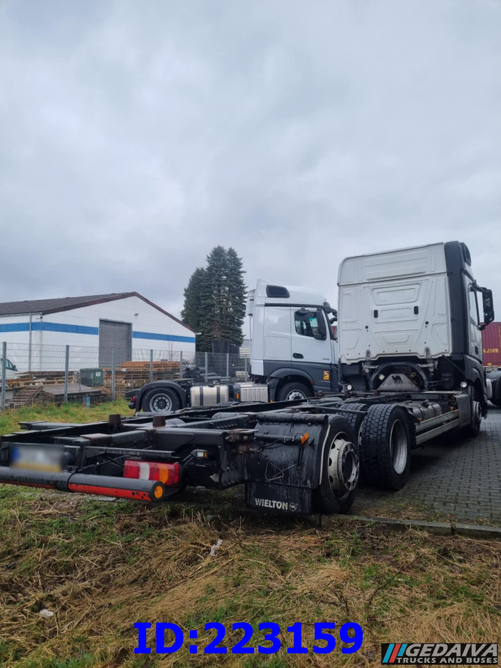 MERCEDES-BENZ Actros 2542 BDF 6x2 Euro6 - Šasija kravas automašīna: foto 5 MERCEDES-BENZ Actros 2542 BDF 6x2 Euro6 - Šasija kravas automašīna: foto 5