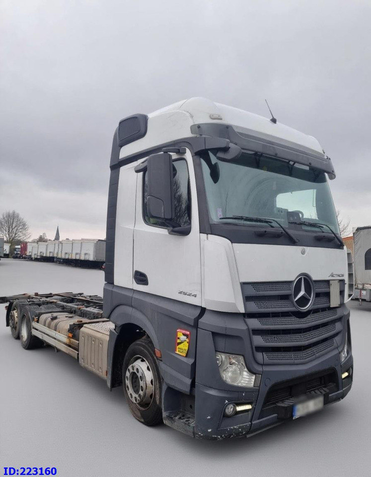 MERCEDES-BENZ Actros 2542 BDF Euro6 - Šasija kravas automašīna: foto 2 MERCEDES-BENZ Actros 2542 BDF Euro6 - Šasija kravas automašīna: foto 2
