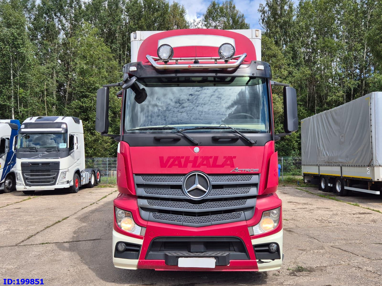 MERCEDES-BENZ Actros 2551 6x2 Euro5 - Kravas automašīna ar slēgto virsbūvi: foto 2 MERCEDES-BENZ Actros 2551 6x2 Euro5 - Kravas automašīna ar slēgto virsbūvi: foto 2