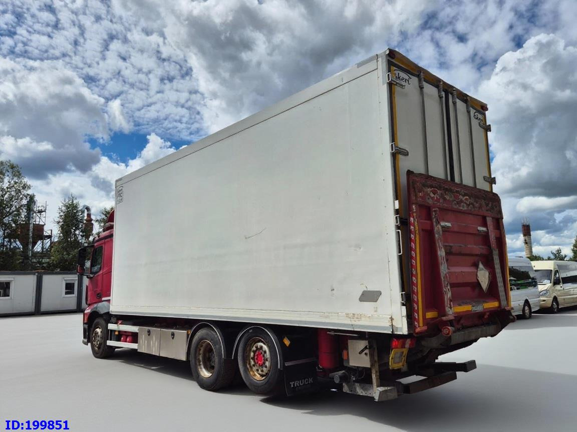MERCEDES-BENZ Actros 2551 6x2 Euro5 - Kravas automašīna ar slēgto virsbūvi: foto 4 MERCEDES-BENZ Actros 2551 6x2 Euro5 - Kravas automašīna ar slēgto virsbūvi: foto 4