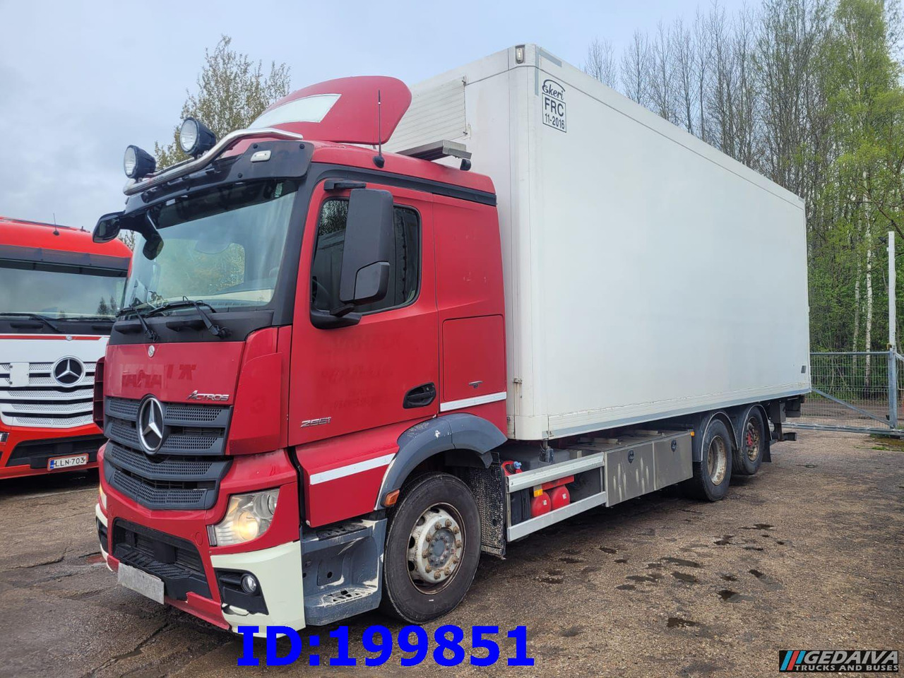 MERCEDES-BENZ Actros 2551 6x2 Euro5 - Kravas automašīna ar slēgto virsbūvi: foto 1 MERCEDES-BENZ Actros 2551 6x2 Euro5 - Kravas automašīna ar slēgto virsbūvi: foto 1