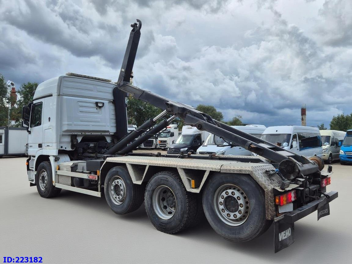 MERCEDES-BENZ Actros 2551 8x2 V8 Retarder - Pacēlājs ar āķi: foto 5 MERCEDES-BENZ Actros 2551 8x2 V8 Retarder - Pacēlājs ar āķi: foto 5