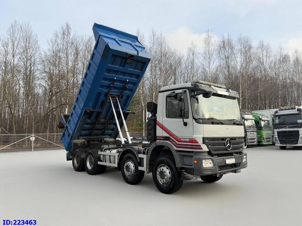 MERCEDES-BENZ Actros 3241 8x4 TOP CONDITION - Kravas automašīna pašizgāzējs: foto 4 MERCEDES-BENZ Actros 3241 8x4 TOP CONDITION - Kravas automašīna pašizgāzējs: foto 4
