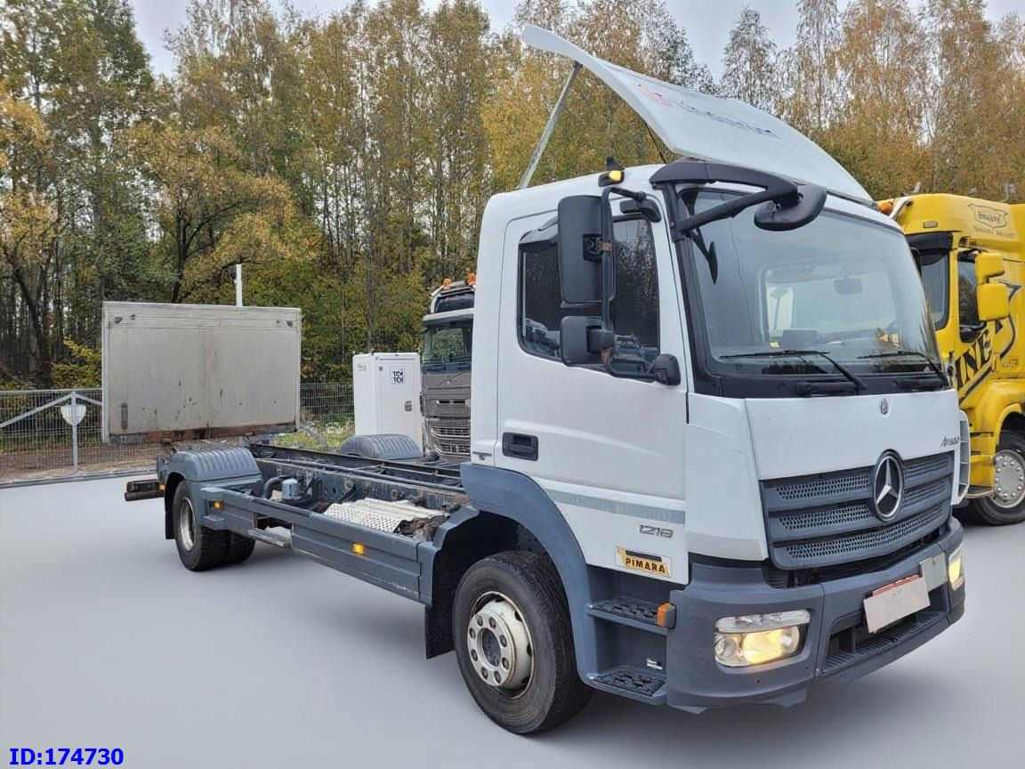 MERCEDES-BENZ Atego 1218 - Euro6 - Manual - Full Steel - Šasija kravas automašīna: foto 4 MERCEDES-BENZ Atego 1218 - Euro6 - Manual - Full Steel - Šasija kravas automašīna: foto 4