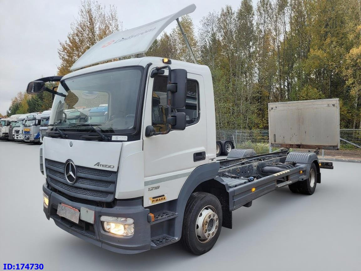 MERCEDES-BENZ Atego 1218 - Euro6 - Manual - Full Steel - Šasija kravas automašīna: foto 1 MERCEDES-BENZ Atego 1218 - Euro6 - Manual - Full Steel - Šasija kravas automašīna: foto 1