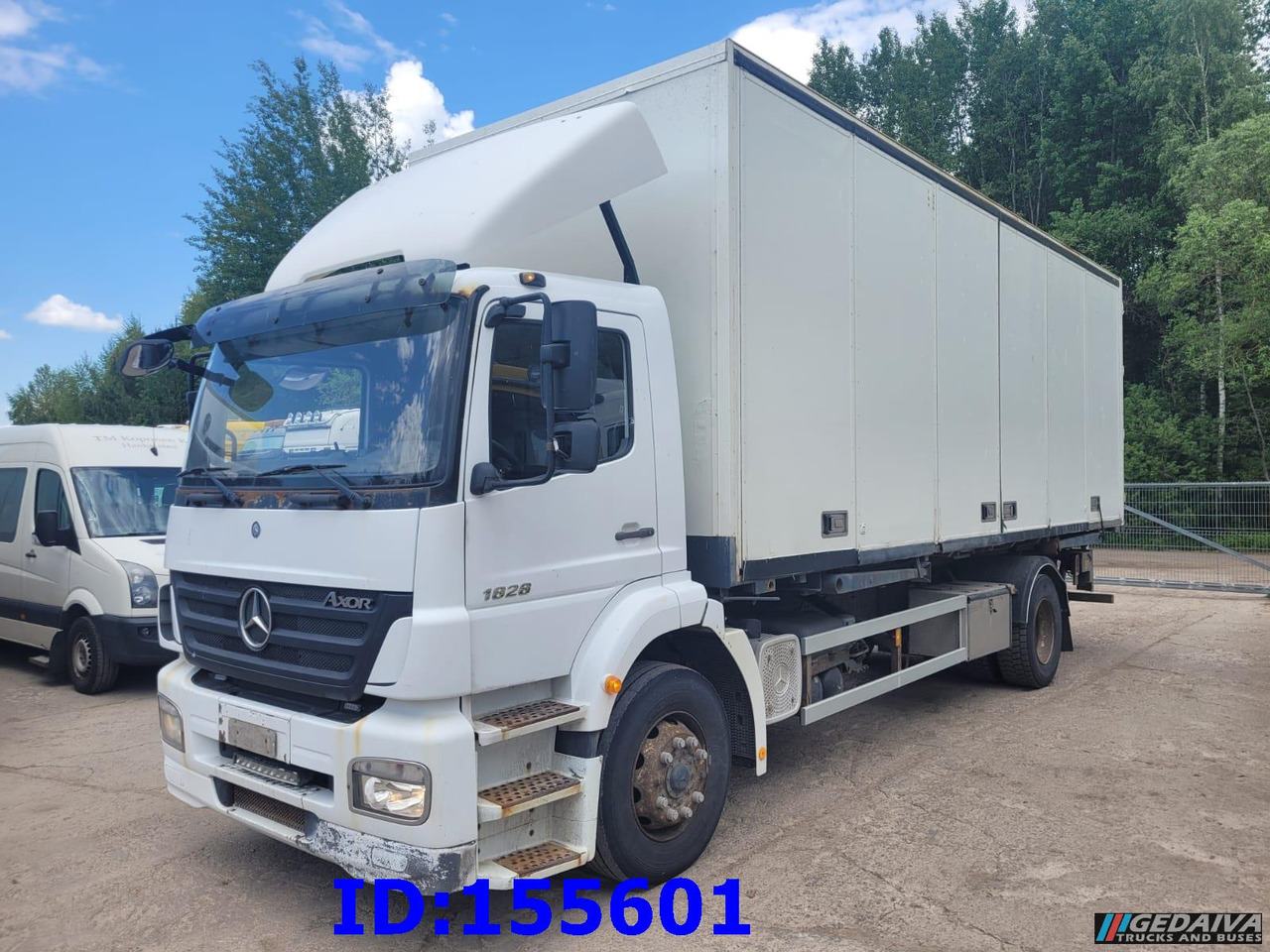 MERCEDES-BENZ Axor 1828 Manual - Izometriskais kravas automašīna: foto 1 MERCEDES-BENZ Axor 1828 Manual - Izometriskais kravas automašīna: foto 1
