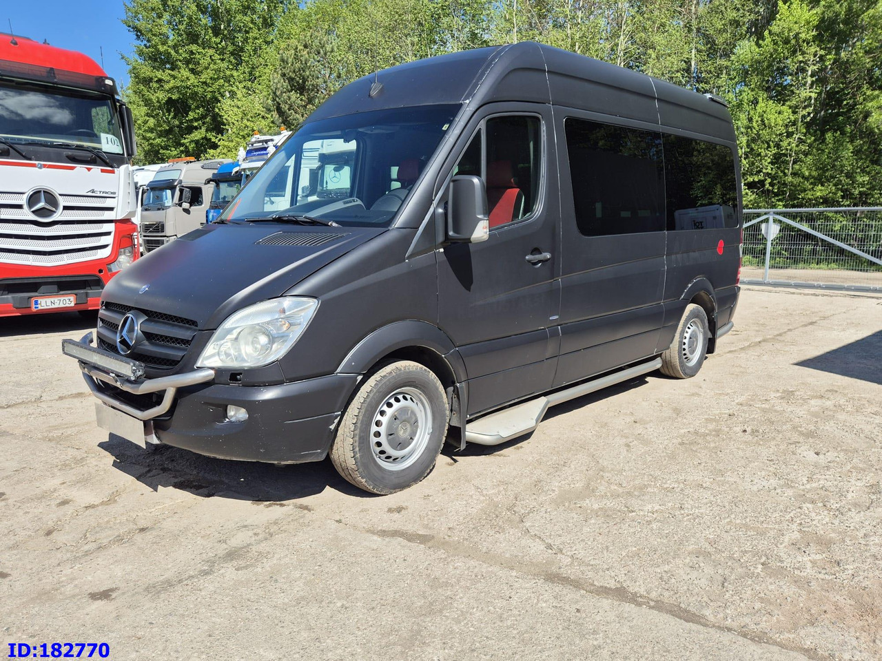 MERCEDES-BENZ Sprinter 319 VIP Euro5 - Starppilsētu autobuss: foto 4 MERCEDES-BENZ Sprinter 319 VIP Euro5 - Starppilsētu autobuss: foto 4