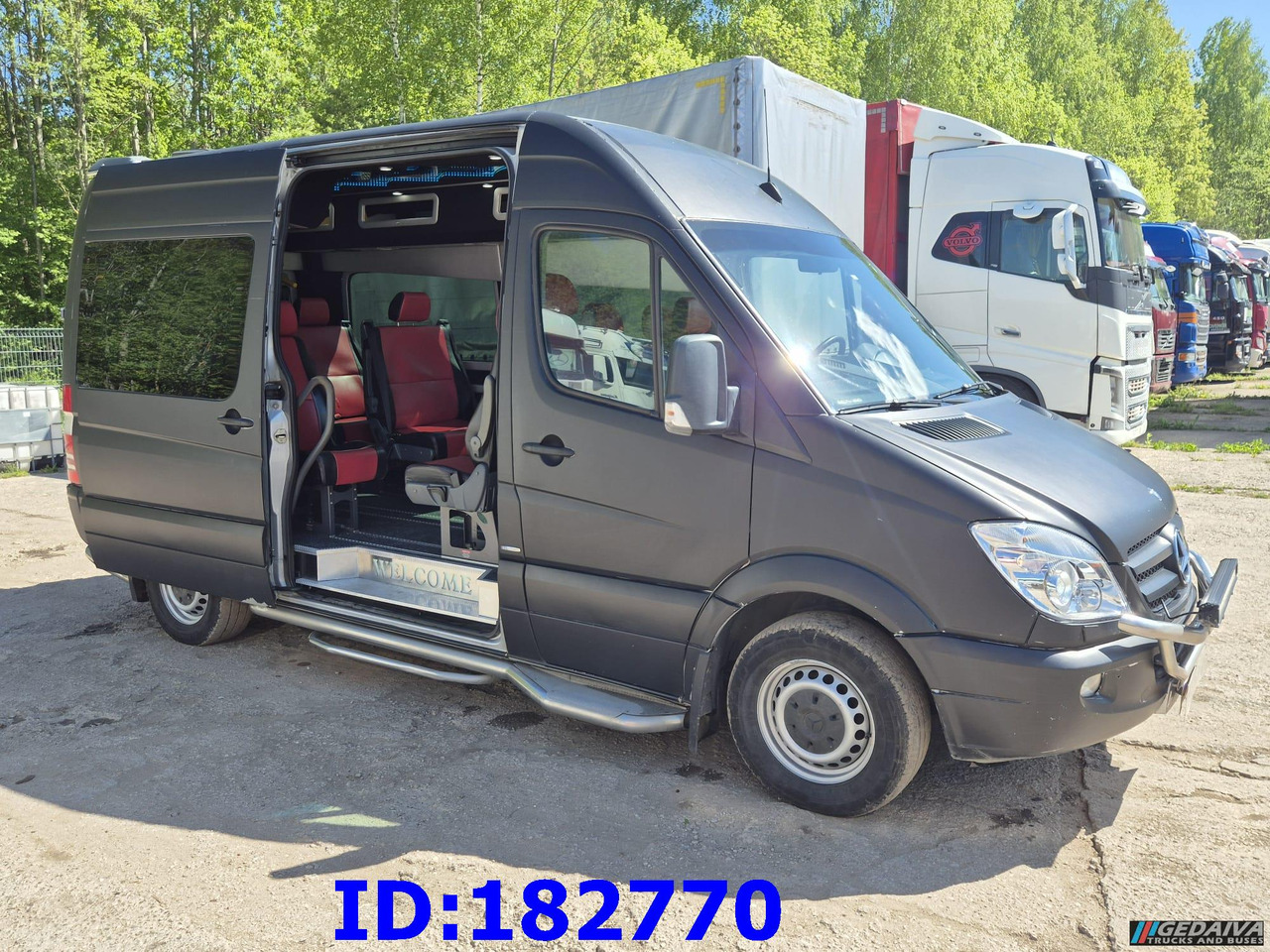 MERCEDES-BENZ Sprinter 319 VIP Euro5 - Starppilsētu autobuss: foto 1 MERCEDES-BENZ Sprinter 319 VIP Euro5 - Starppilsētu autobuss: foto 1