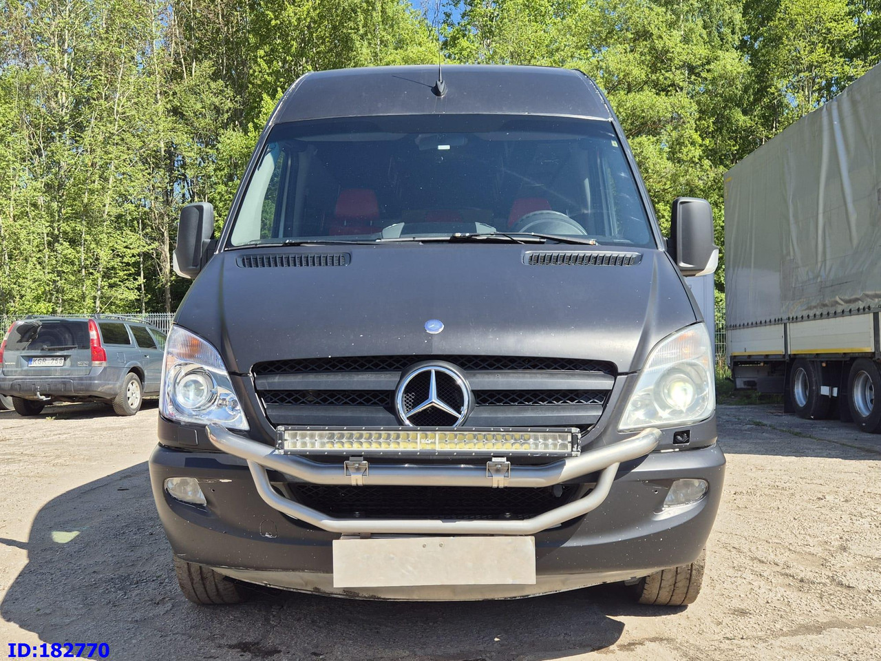 MERCEDES-BENZ Sprinter 319 VIP Euro5 - Starppilsētu autobuss: foto 2 MERCEDES-BENZ Sprinter 319 VIP Euro5 - Starppilsētu autobuss: foto 2