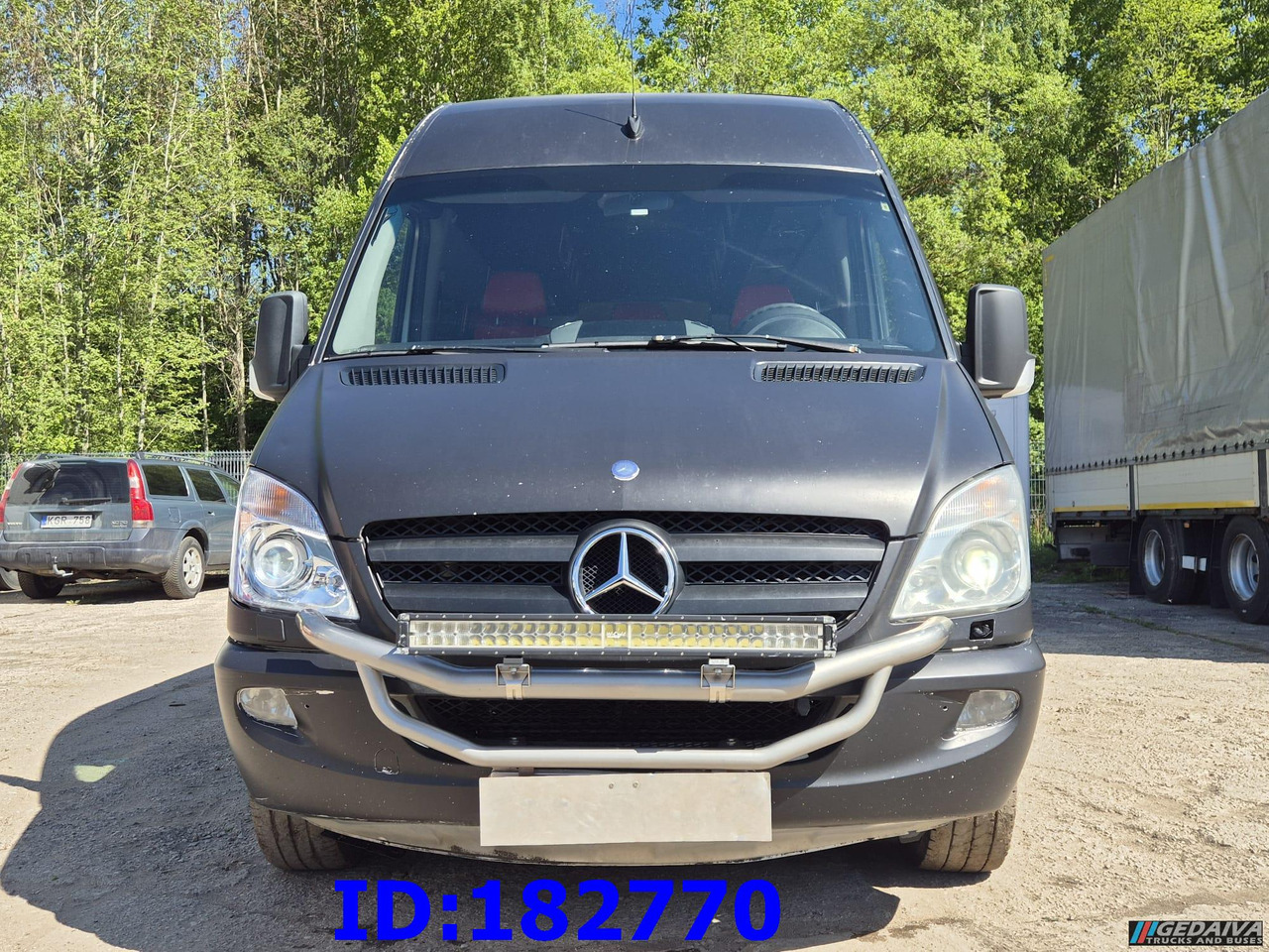 MERCEDES-BENZ Sprinter 319 VIP Euro5 - Starppilsētu autobuss: foto 2 MERCEDES-BENZ Sprinter 319 VIP Euro5 - Starppilsētu autobuss: foto 2