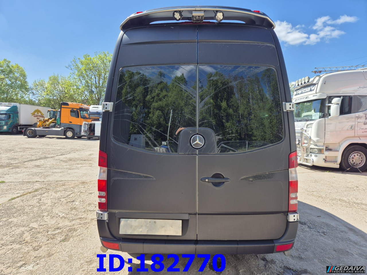 MERCEDES-BENZ Sprinter 319 VIP Euro5 - Starppilsētu autobuss: foto 5 MERCEDES-BENZ Sprinter 319 VIP Euro5 - Starppilsētu autobuss: foto 5