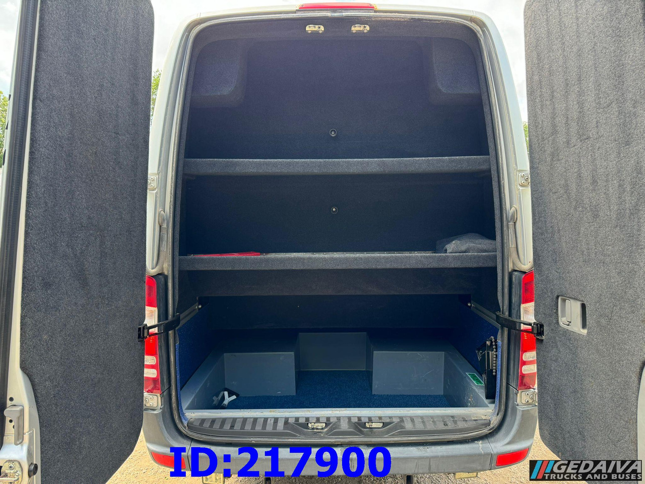 MERCEDES-BENZ Sprinter 516 - VIP - 17 places - Starppilsētu autobuss: foto 5 MERCEDES-BENZ Sprinter 516 - VIP - 17 places - Starppilsētu autobuss: foto 5