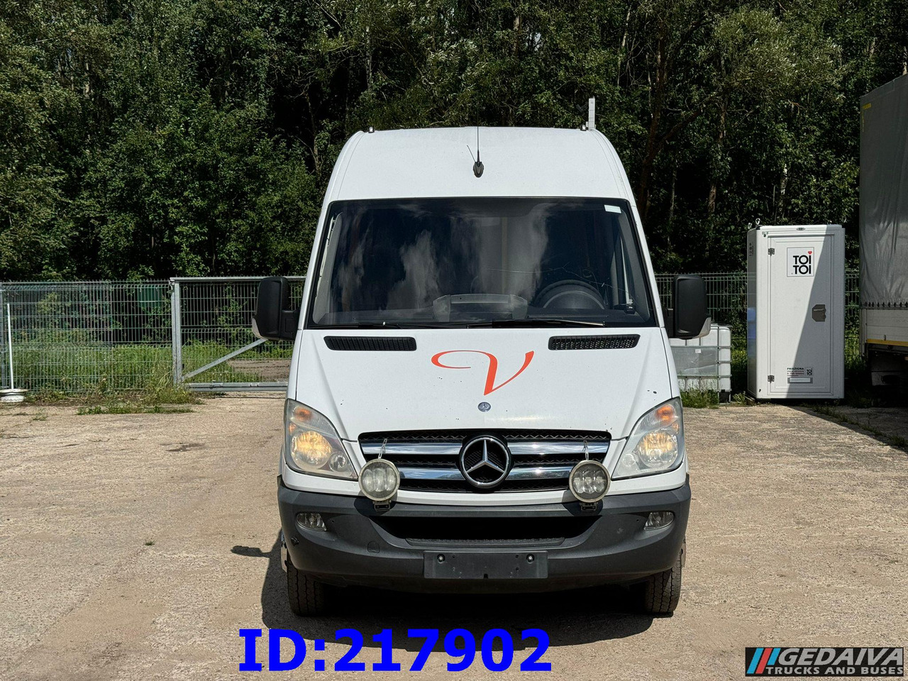 MERCEDES-BENZ Sprinter 516 - VIP - 23 Seater - Starppilsētu autobuss: foto 2 MERCEDES-BENZ Sprinter 516 - VIP - 23 Seater - Starppilsētu autobuss: foto 2