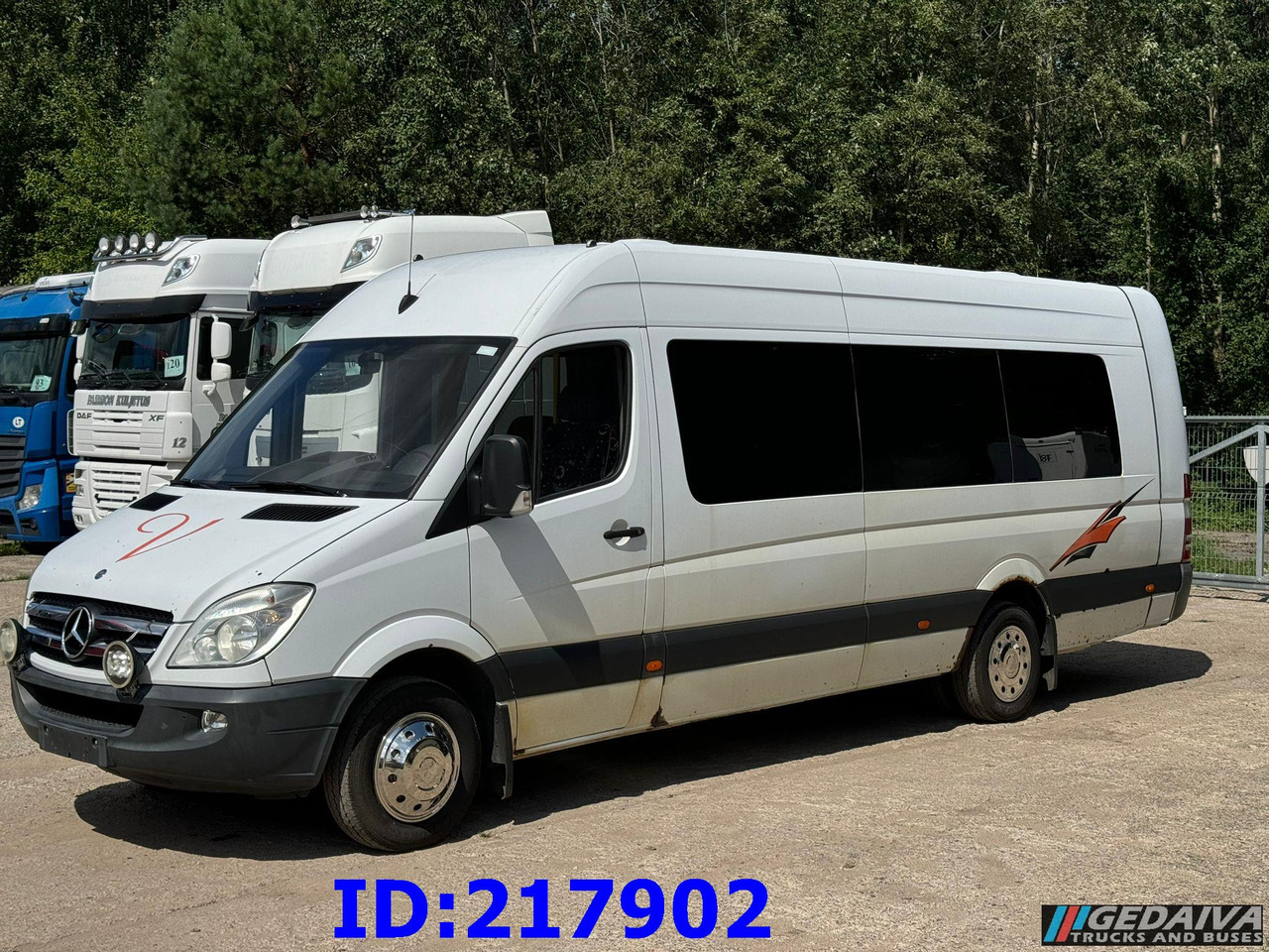 MERCEDES-BENZ Sprinter 516 - VIP - 23 Seater - Starppilsētu autobuss: foto 1 MERCEDES-BENZ Sprinter 516 - VIP - 23 Seater - Starppilsētu autobuss: foto 1