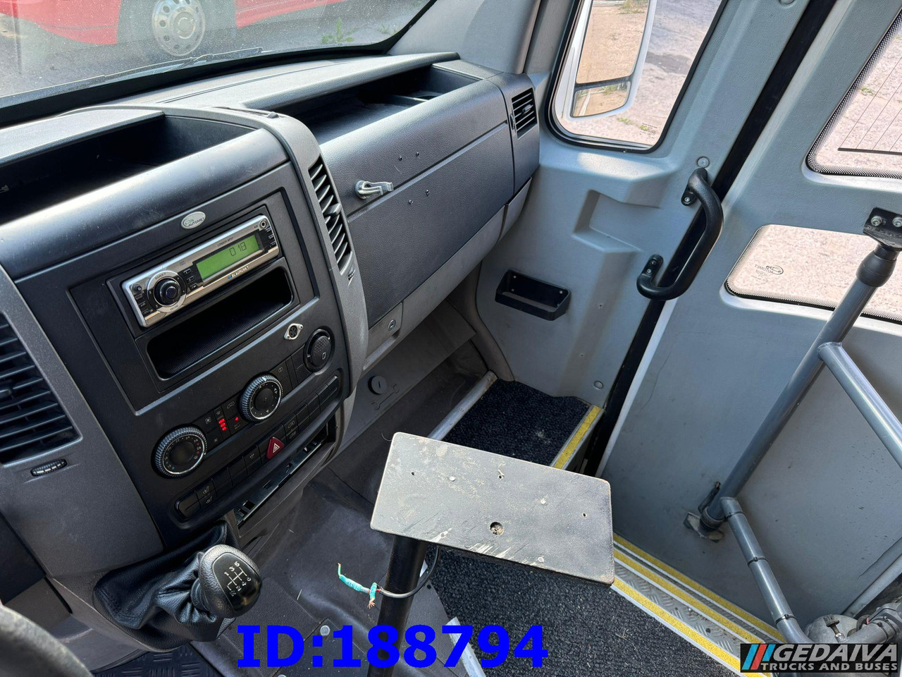 Starppilsētu autobuss MERCEDES-BENZ Sprinter 518 -  Kasten VIP - 20 Seater: foto 11
