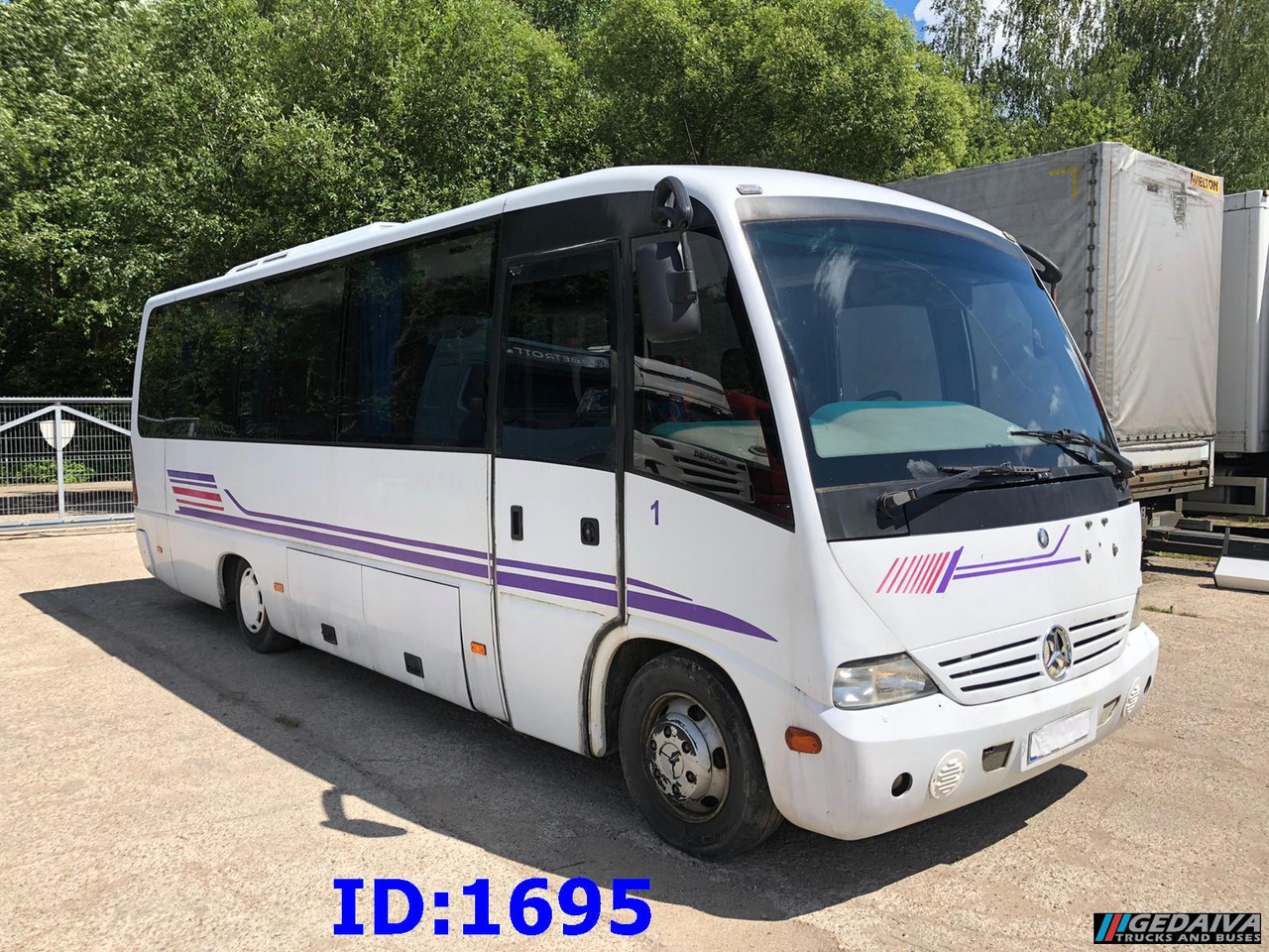 MERCEDES-BENZ Vario Medio 815 30-Seater - Starppilsētu autobuss: foto 1 MERCEDES-BENZ Vario Medio 815 30-Seater - Starppilsētu autobuss: foto 1