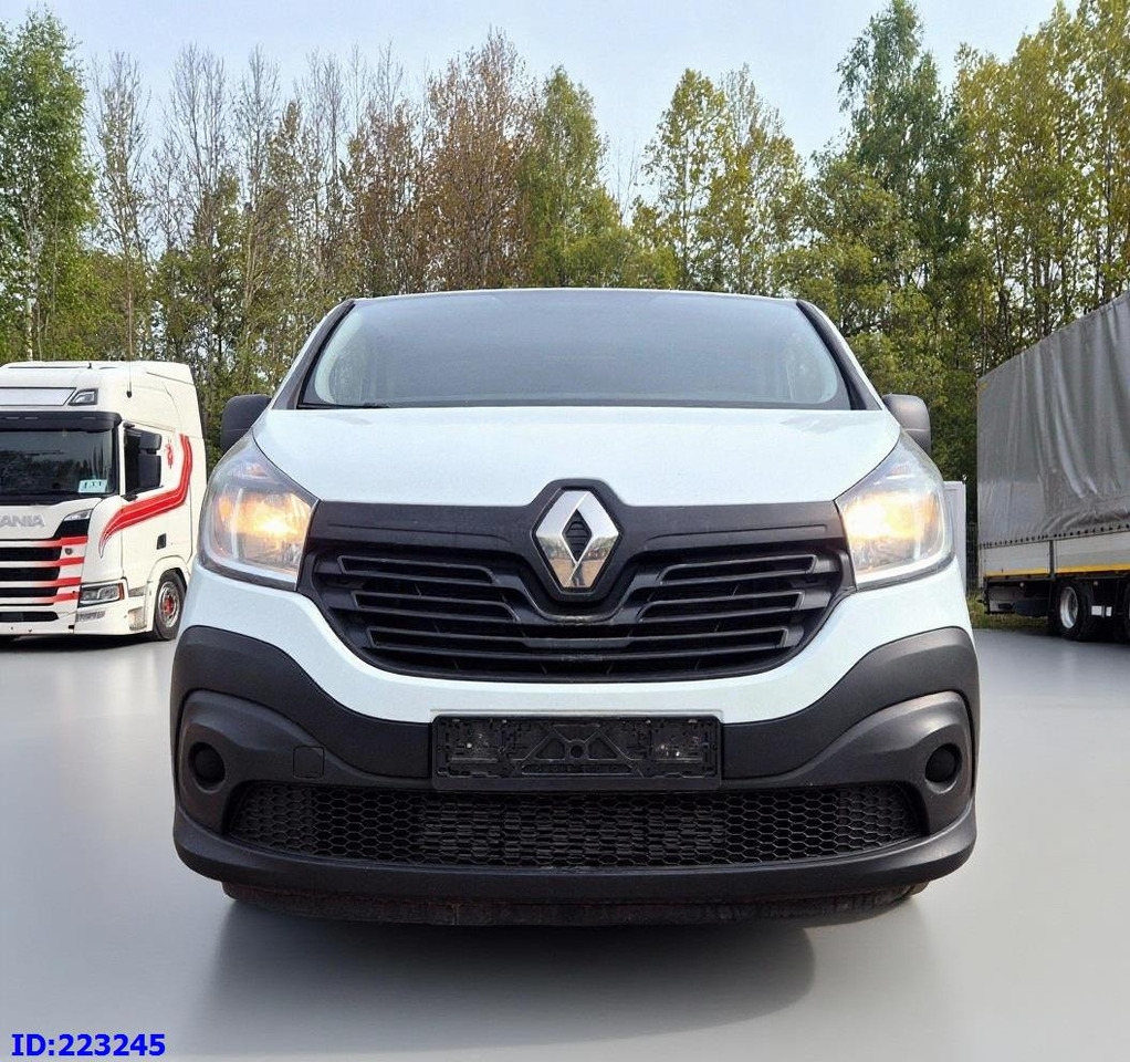 RENAULT Trafic Euro6 - Kravas-pasažieru furgons: foto 2 RENAULT Trafic Euro6 - Kravas-pasažieru furgons: foto 2