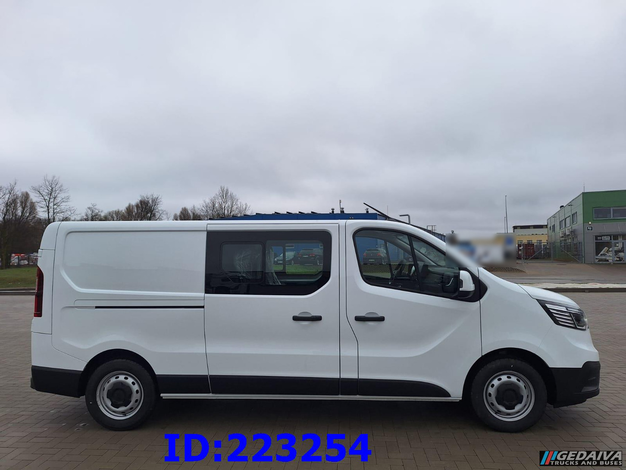 RENAULT Trafic NEW 2025 - Kravas-pasažieru furgons: foto 4 RENAULT Trafic NEW 2025 - Kravas-pasažieru furgons: foto 4