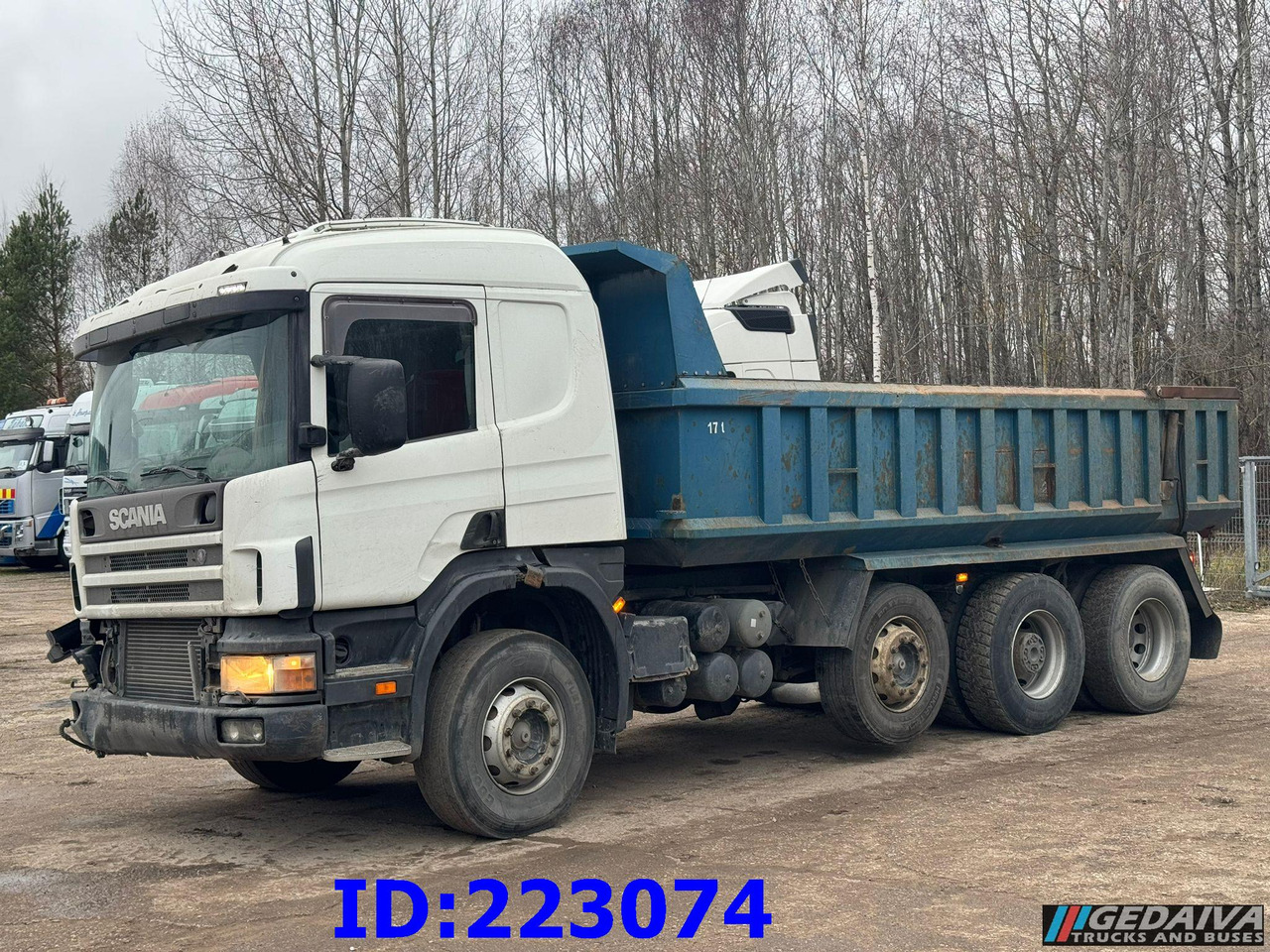 SCANIA 124 8x2 - Manual - Full steel - Kravas automašīna pašizgāzējs: foto 2 SCANIA 124 8x2 - Manual - Full steel - Kravas automašīna pašizgāzējs: foto 2