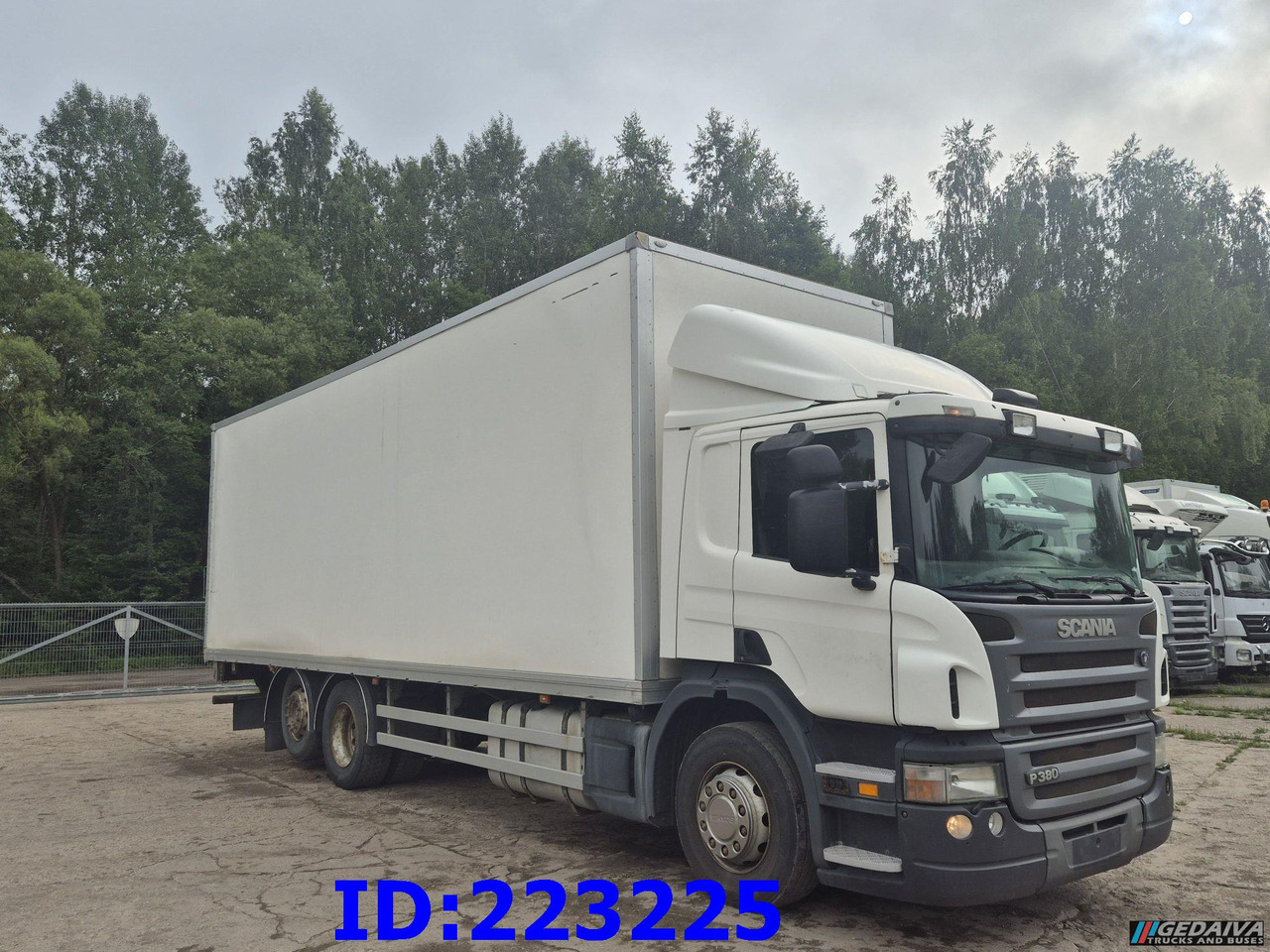 SCANIA P380 6x2 Open side box - Kravas automašīna ar slēgto virsbūvi: foto 4 SCANIA P380 6x2 Open side box - Kravas automašīna ar slēgto virsbūvi: foto 4