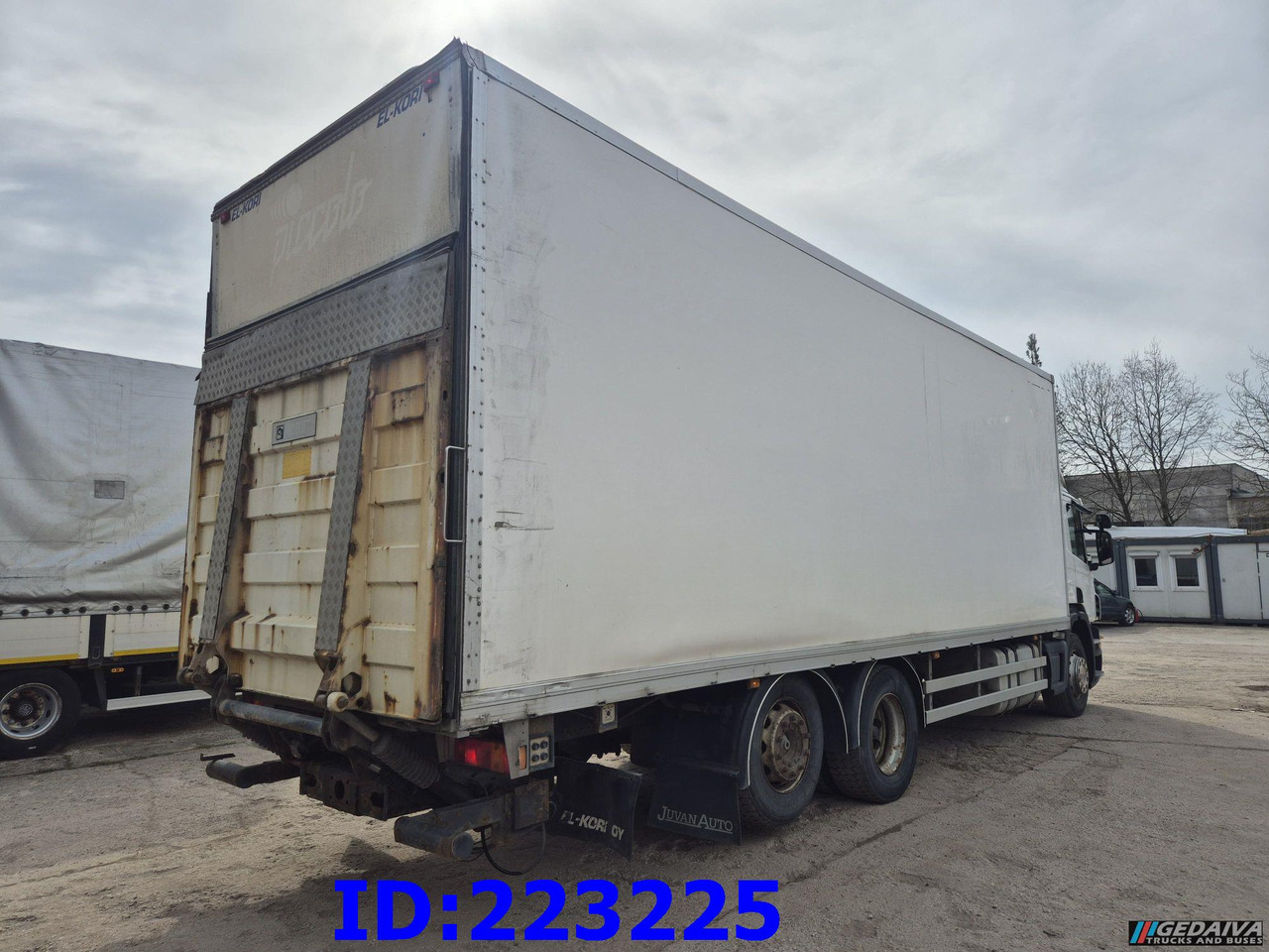 SCANIA P380 6x2 Open side box - Kravas automašīna ar slēgto virsbūvi: foto 5 SCANIA P380 6x2 Open side box - Kravas automašīna ar slēgto virsbūvi: foto 5