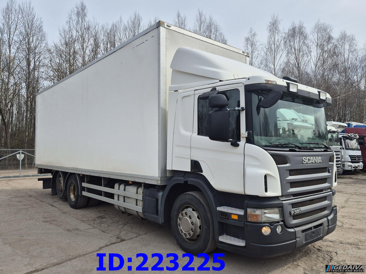 SCANIA P380 6x2 Open side box - Kravas automašīna ar slēgto virsbūvi: foto 4 SCANIA P380 6x2 Open side box - Kravas automašīna ar slēgto virsbūvi: foto 4
