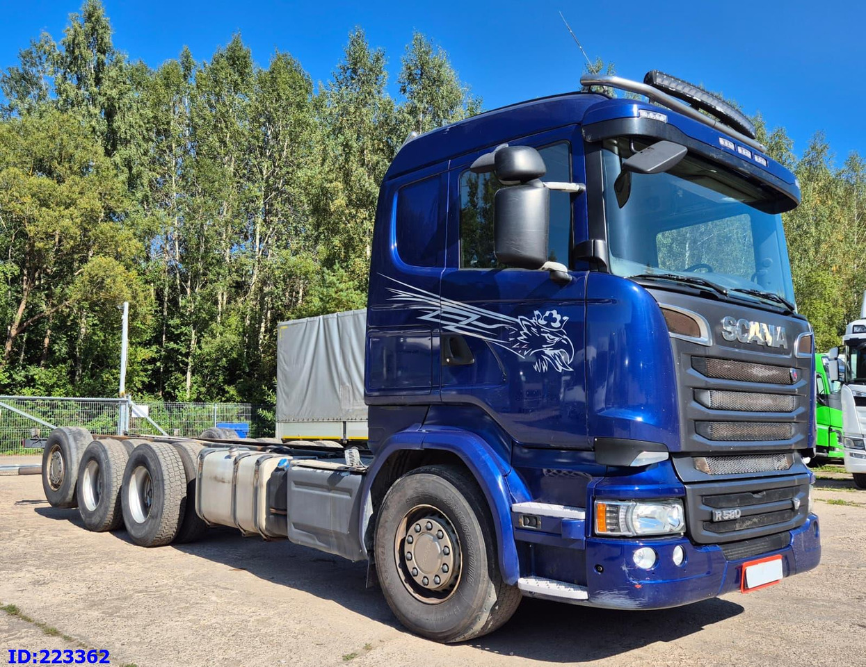 SCANIA R580 8x4 Euro6 Retarder - Šasija kravas automašīna: foto 2 SCANIA R580 8x4 Euro6 Retarder - Šasija kravas automašīna: foto 2