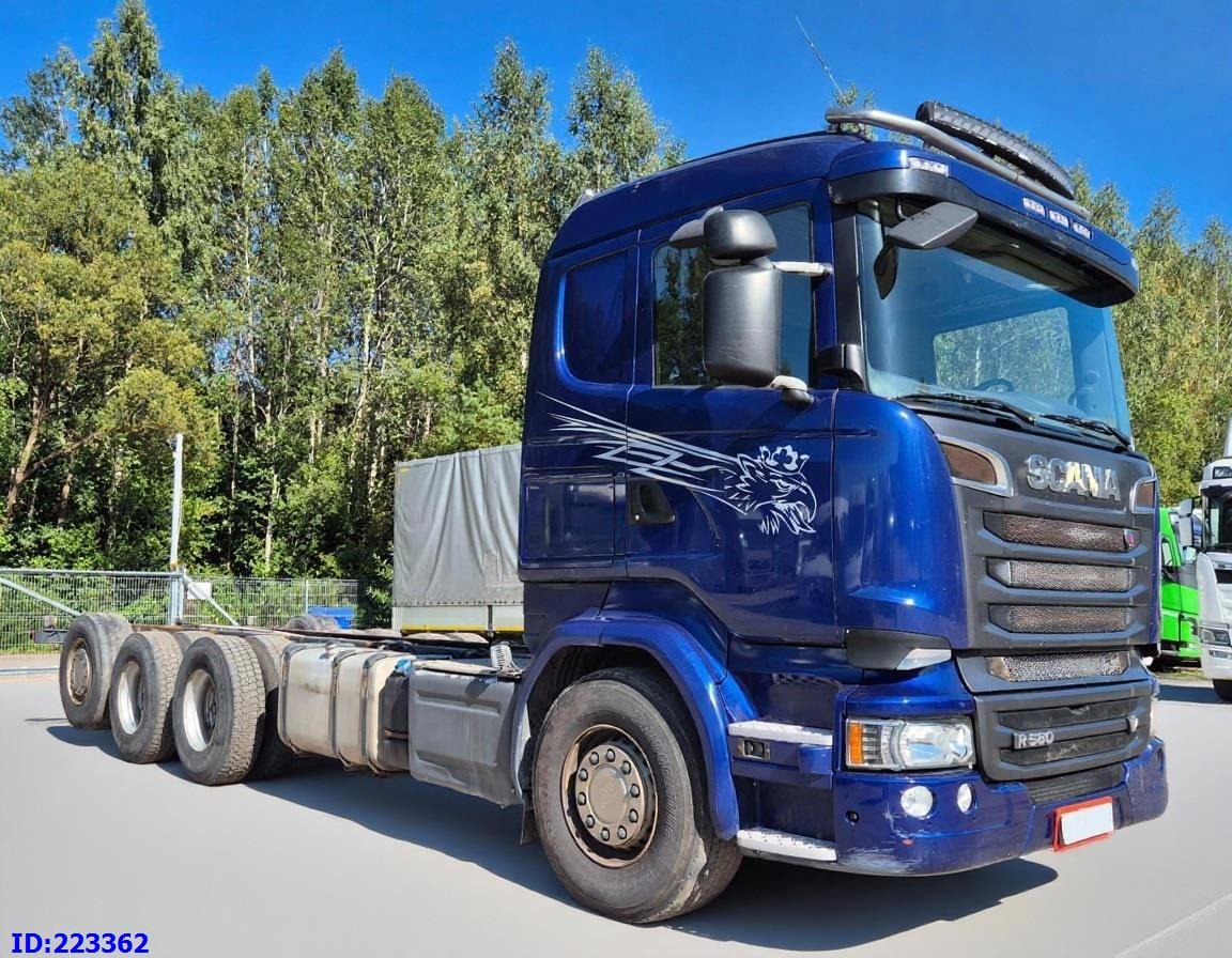 SCANIA R580 8x4 Euro6 Retarder - Šasija kravas automašīna: foto 4 SCANIA R580 8x4 Euro6 Retarder - Šasija kravas automašīna: foto 4