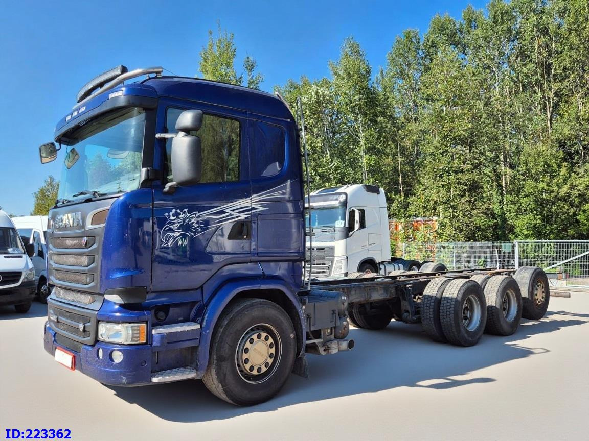 SCANIA R580 8x4 Euro6 Retarder - Šasija kravas automašīna: foto 1 SCANIA R580 8x4 Euro6 Retarder - Šasija kravas automašīna: foto 1