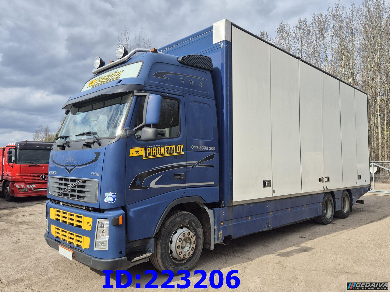 VOLVO FH12 420HP 6x2 - Izometriskais kravas automašīna: foto 1 VOLVO FH12 420HP 6x2 - Izometriskais kravas automašīna: foto 1