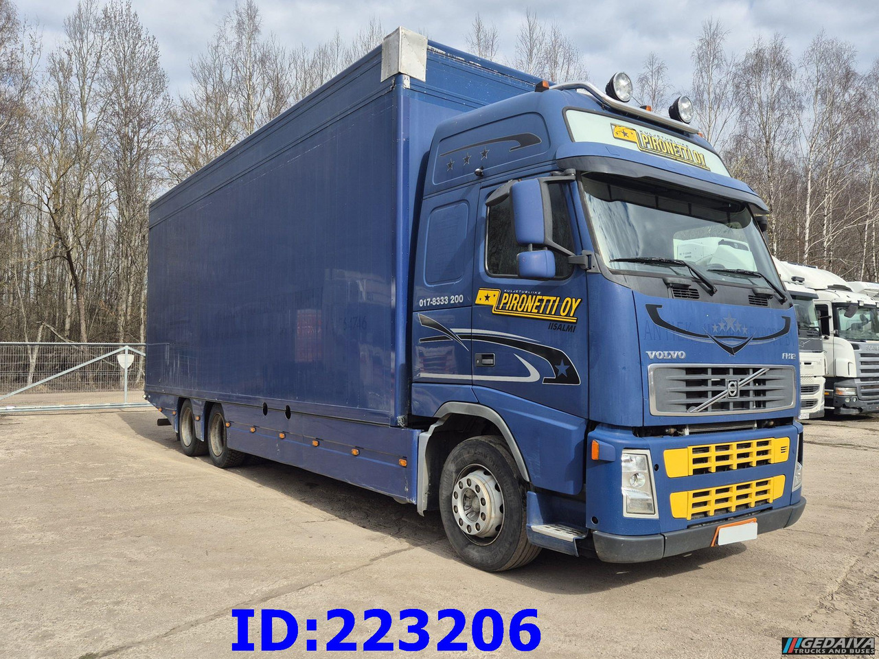 VOLVO FH12 420HP 6x2 - Izometriskais kravas automašīna: foto 4 VOLVO FH12 420HP 6x2 - Izometriskais kravas automašīna: foto 4