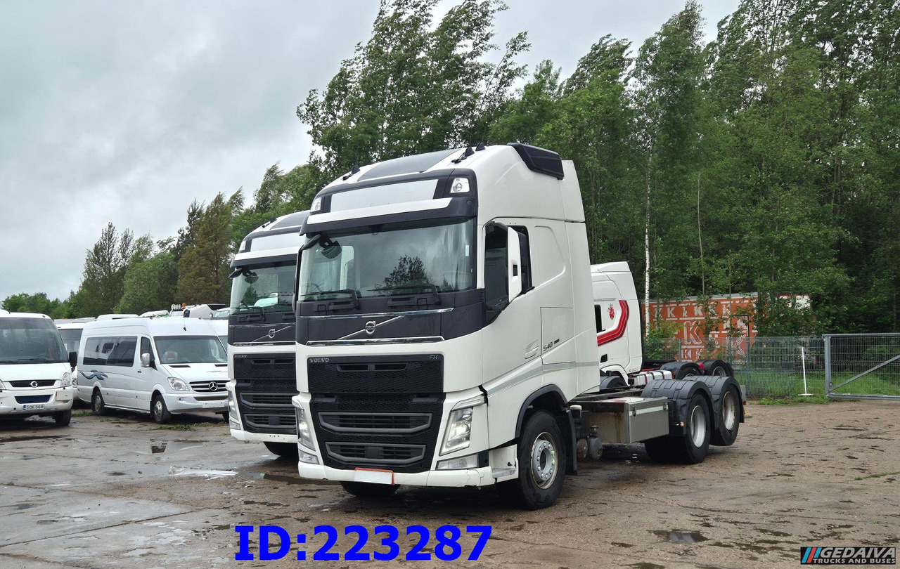 VOLVO FH13 540HP - 10 tyre (2pcs. available) - Šasija kravas automašīna: foto 4 VOLVO FH13 540HP - 10 tyre (2pcs. available) - Šasija kravas automašīna: foto 4