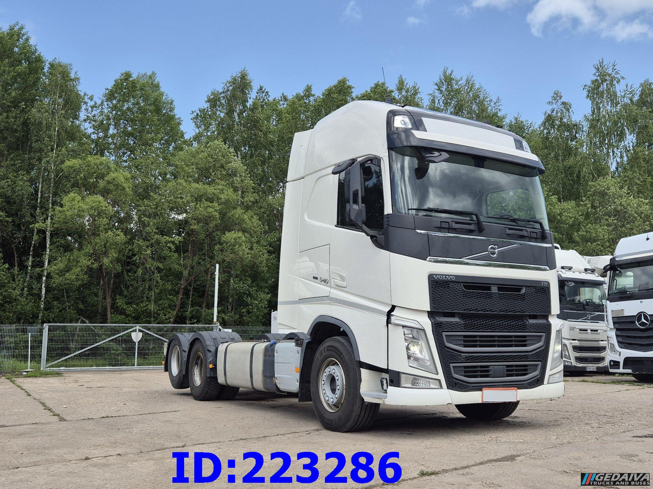 VOLVO FH13 540HP 6x2 (10 tyre) Euro6 - Šasija kravas automašīna: foto 4 VOLVO FH13 540HP 6x2 (10 tyre) Euro6 - Šasija kravas automašīna: foto 4
