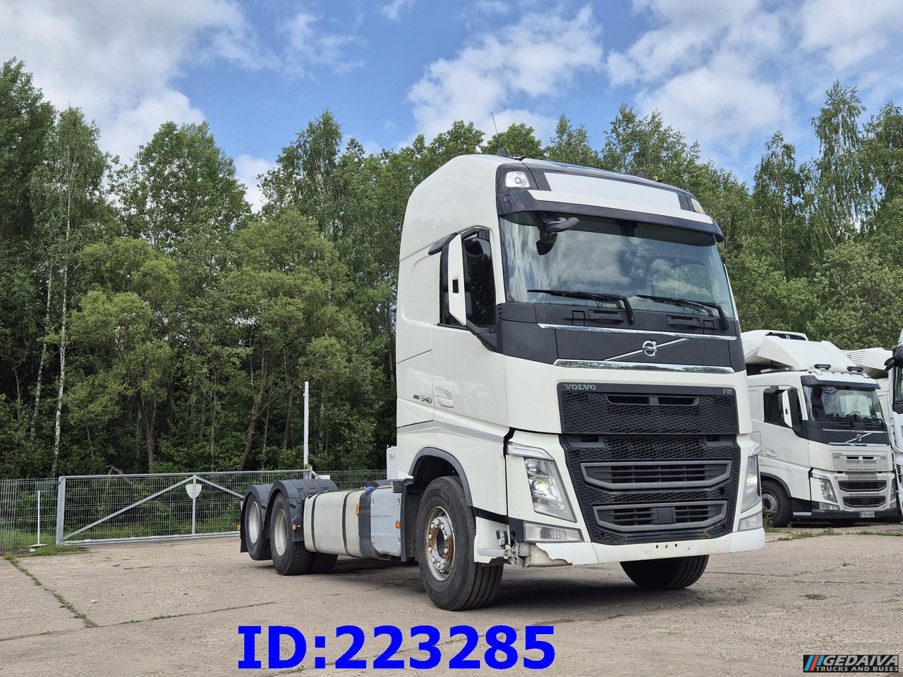 VOLVO FH13 540HP 6x2 (10 tyre) Euro6 - Šasija kravas automašīna: foto 4 VOLVO FH13 540HP 6x2 (10 tyre) Euro6 - Šasija kravas automašīna: foto 4